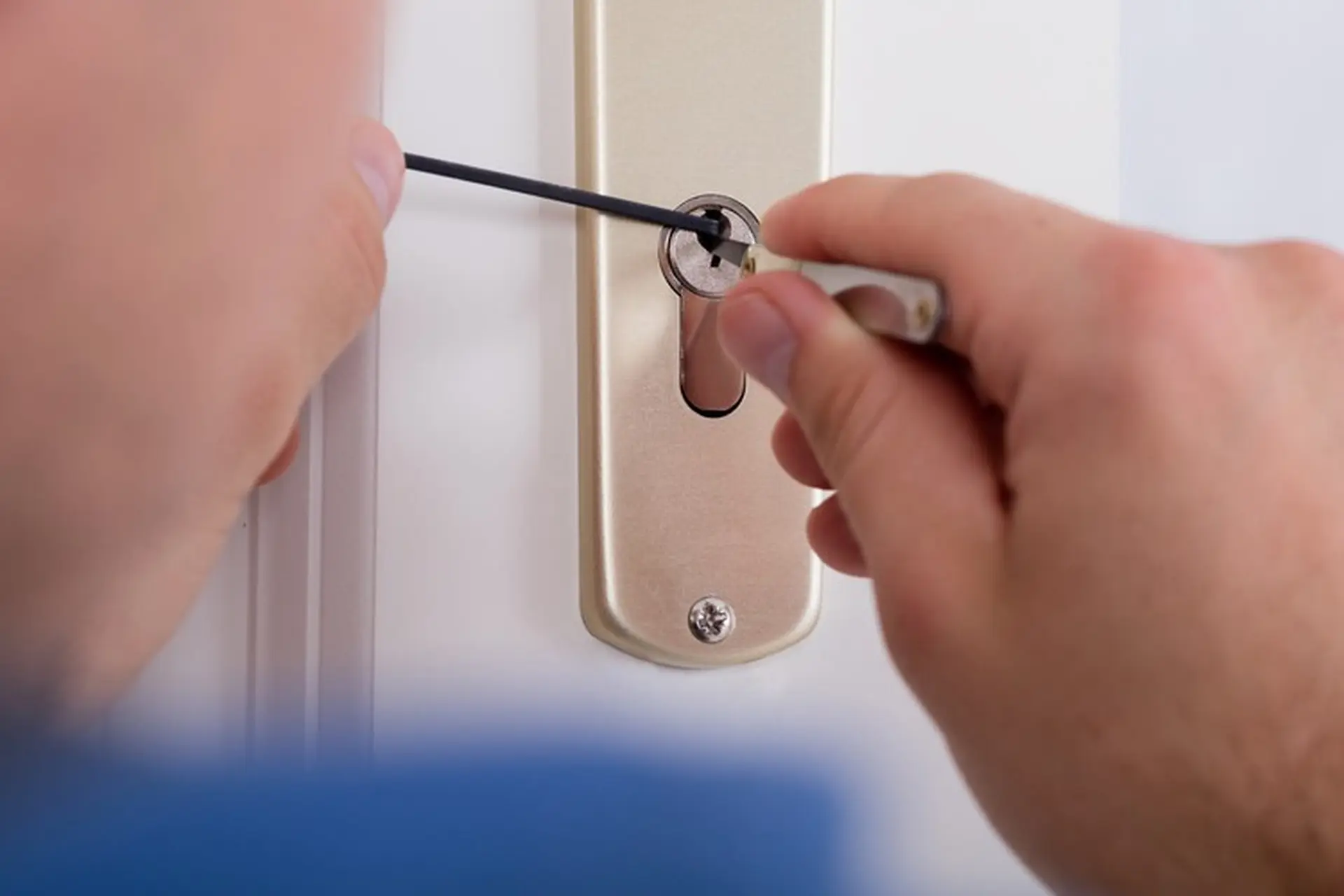 Cách mở ổ khóa khi quên chìa khóa – Chia sẻ mẹo cực hay và dễ thực hiện 