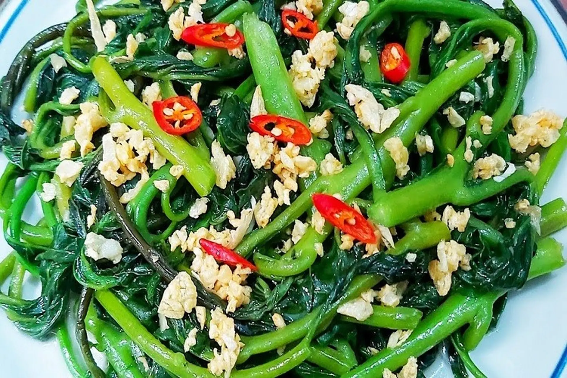 Cách làm mồng tơi xào tỏi xanh mướt, giòn sần sật khiến cả nhà tấm tắc khen ngon