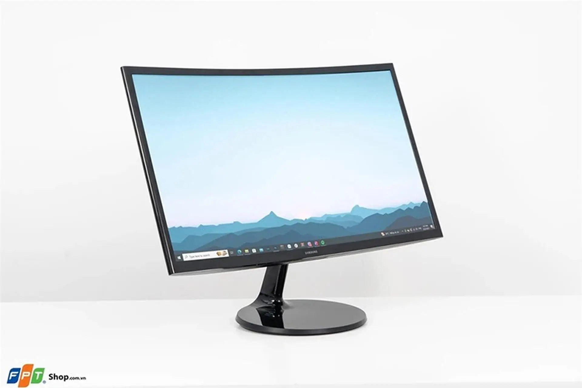 Top 5 màn hình Full HD cực sắc nét cho bạn xem phim, giải trí dịp Tết 2024