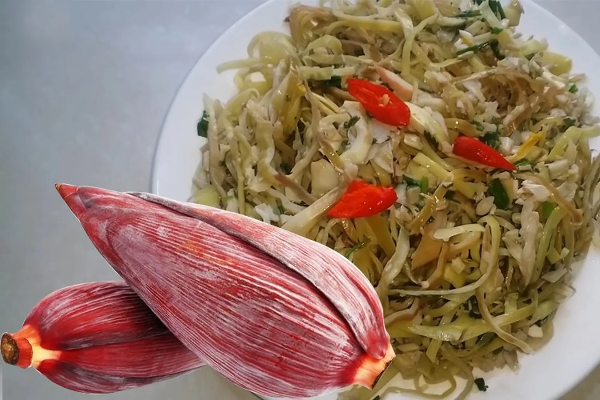 Mách bạn cách làm hoa chuối xào tỏi thơm phức - món ăn lạ miệng cho bữa cơm gia đình