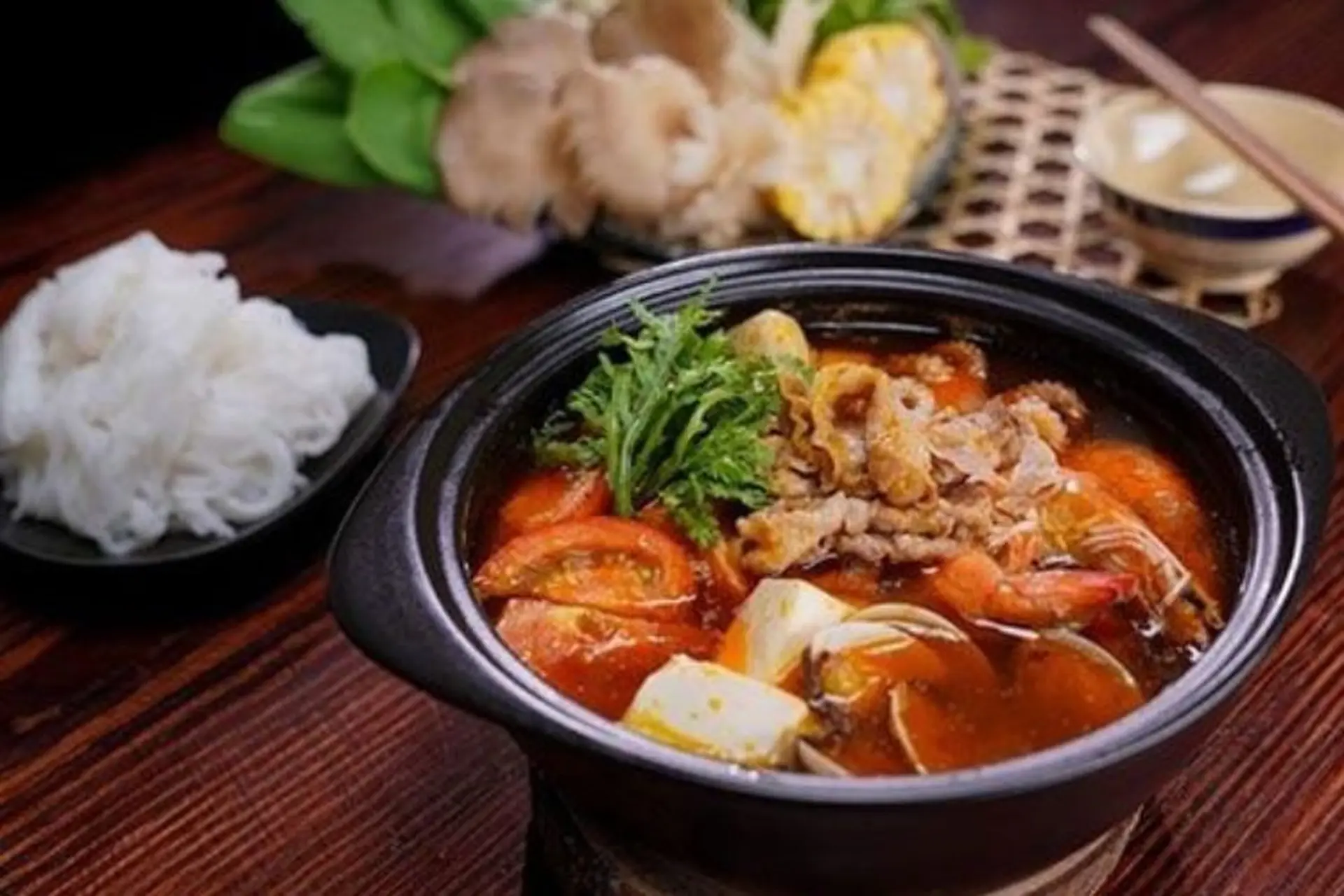 Cách nấu lẩu Thái hải sản chua cay siêu ngon tại nhà đơn giản và vô cùng dễ làm