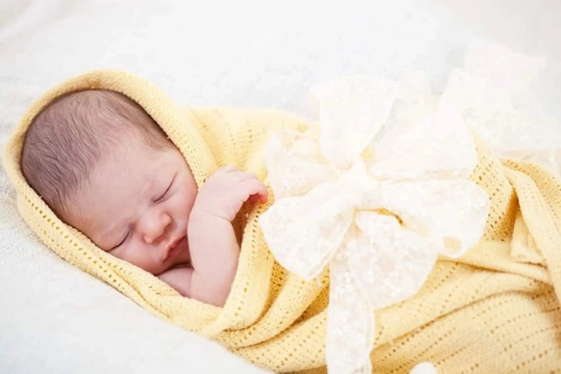 Có nên cho trẻ sơ sinh nằm điều hoà 24/24? Hướng dẫn sử dụng điều hòa đúng cách cho trẻ sơ sinh