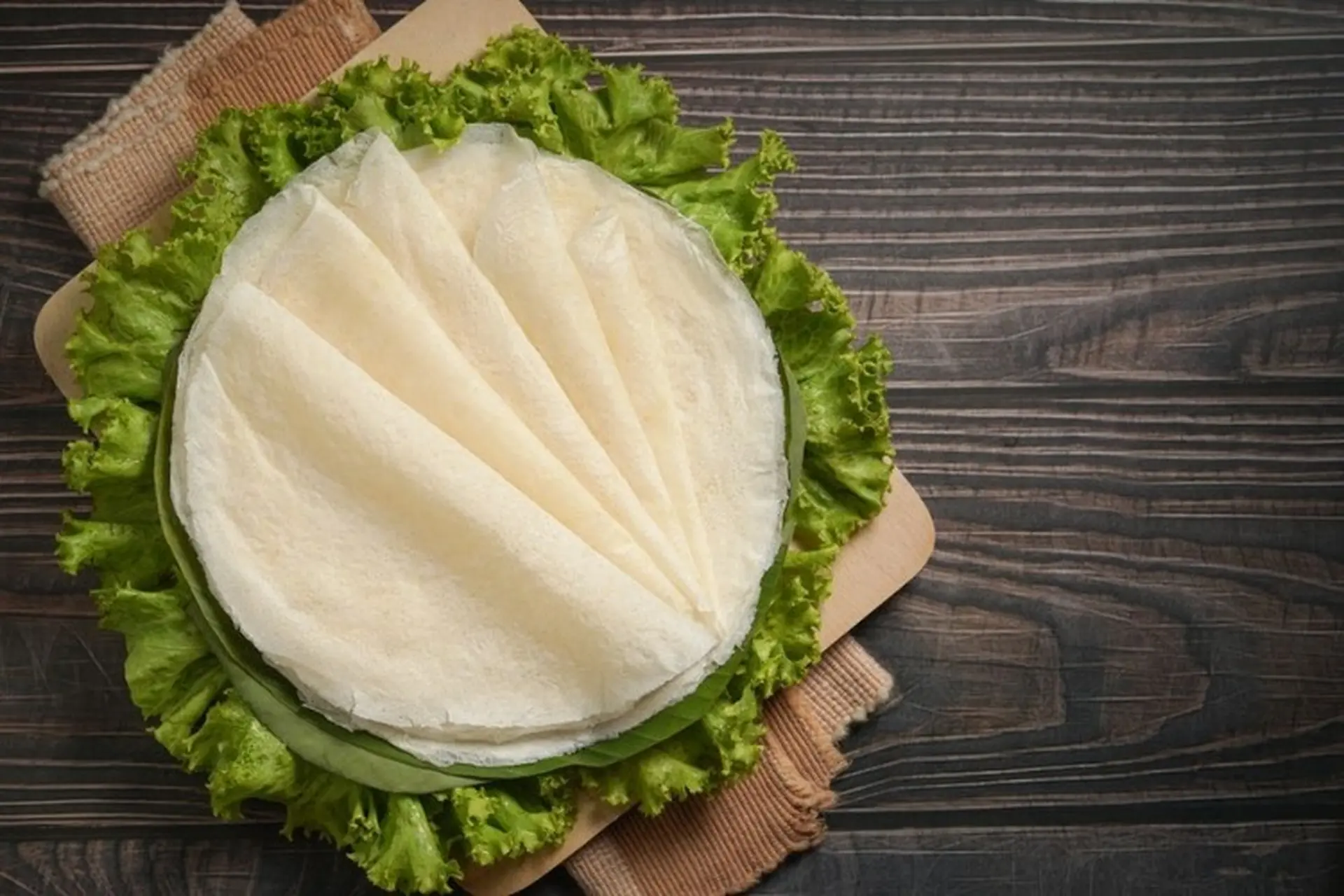 Cách ăn bánh tráng phơi sương cực đơn giản và ngon miệng