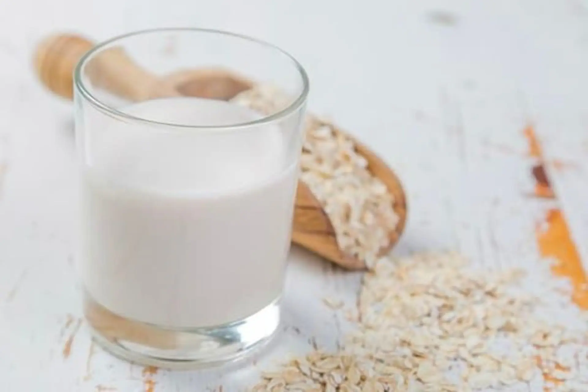 Công thức làm sữa yến mạch hạt sen bổ dưỡng đơn giản mà còn hỗ trợ giảm cân 