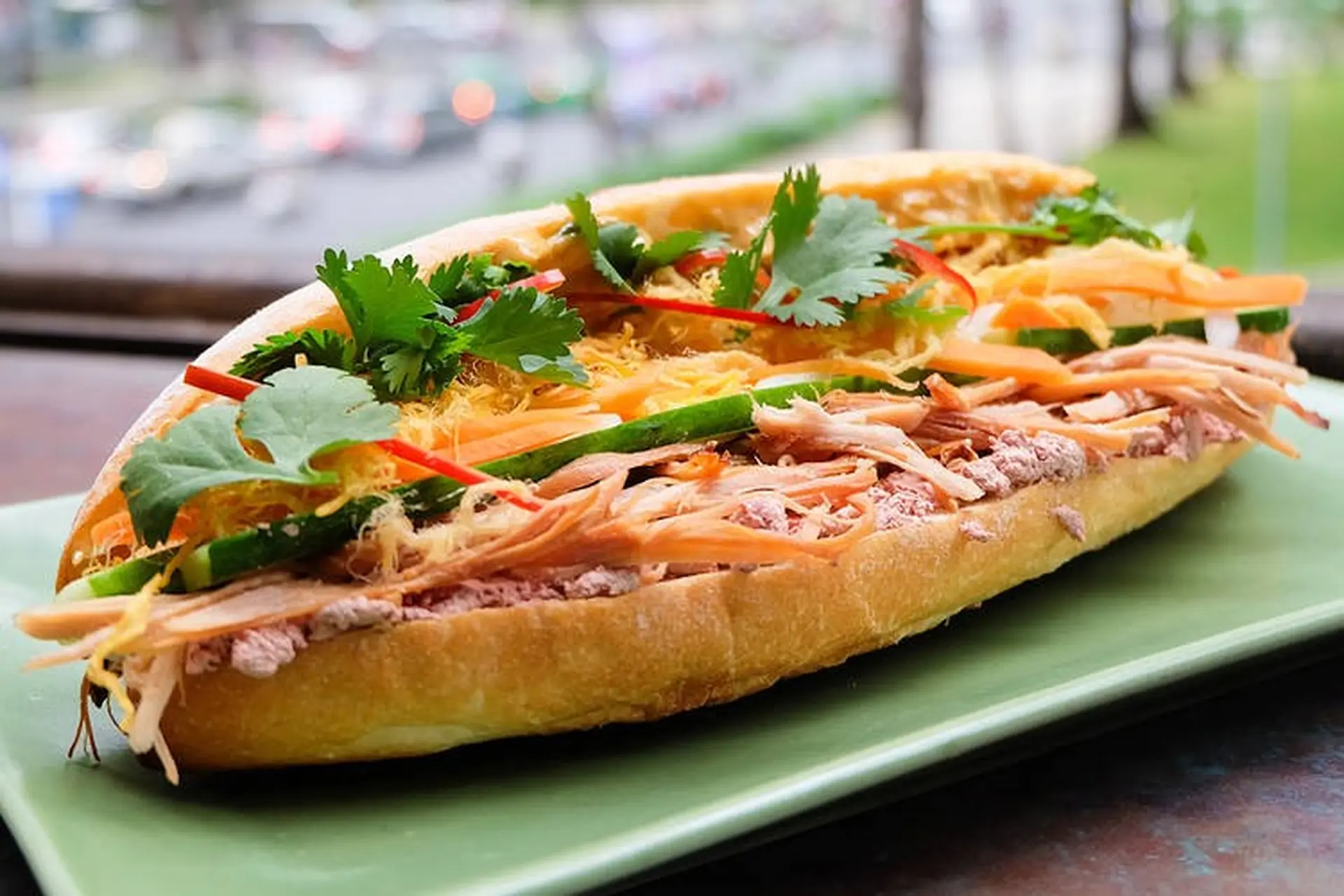 Hướng dẫn cách làm bánh mì pate thơm ngon, béo ngậy ngay tại nhà