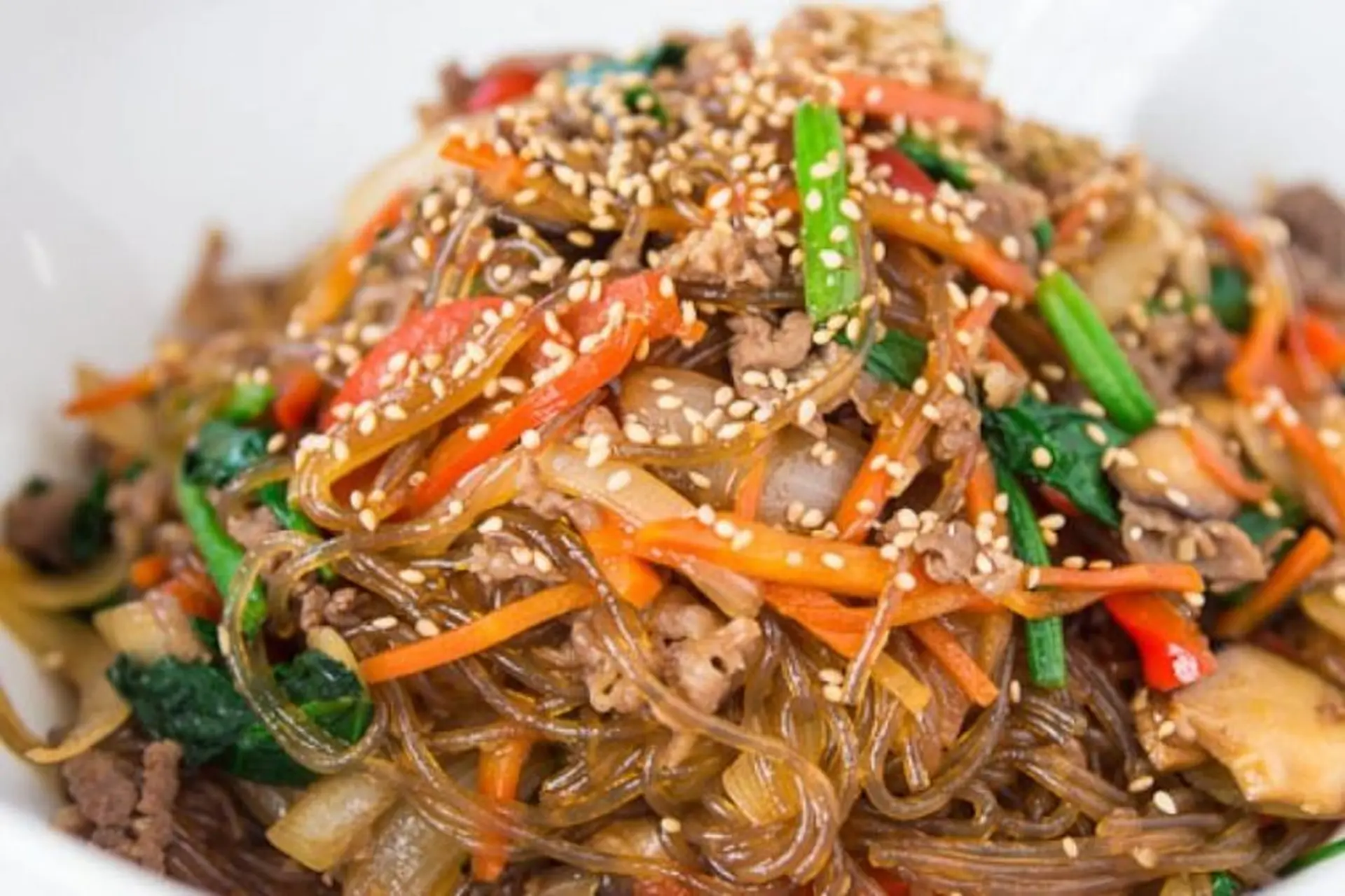 Miến xào bò – Sự kết hợp hoàn hảo giữa sợi miến dai và thịt bò thơm lừng cho bữa ăn đủ chất