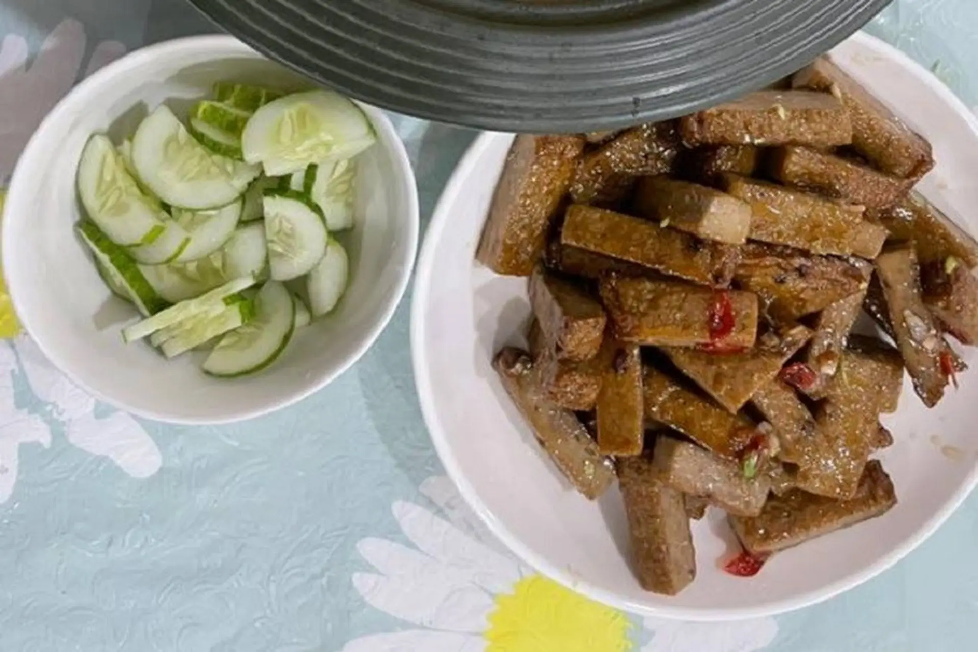 Cách làm chả cá chiên nước mắm đậm vị cho bữa cơm gia đình thêm phần hấp dẫn