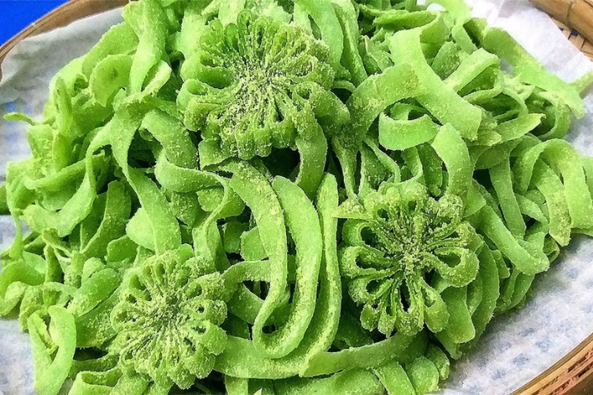 Cách làm mứt dừa lá dứa chuẩn vị, vô cùng thơm ngon hấp dẫn, ai cũng có thể áp dụng ngay tại nhà 