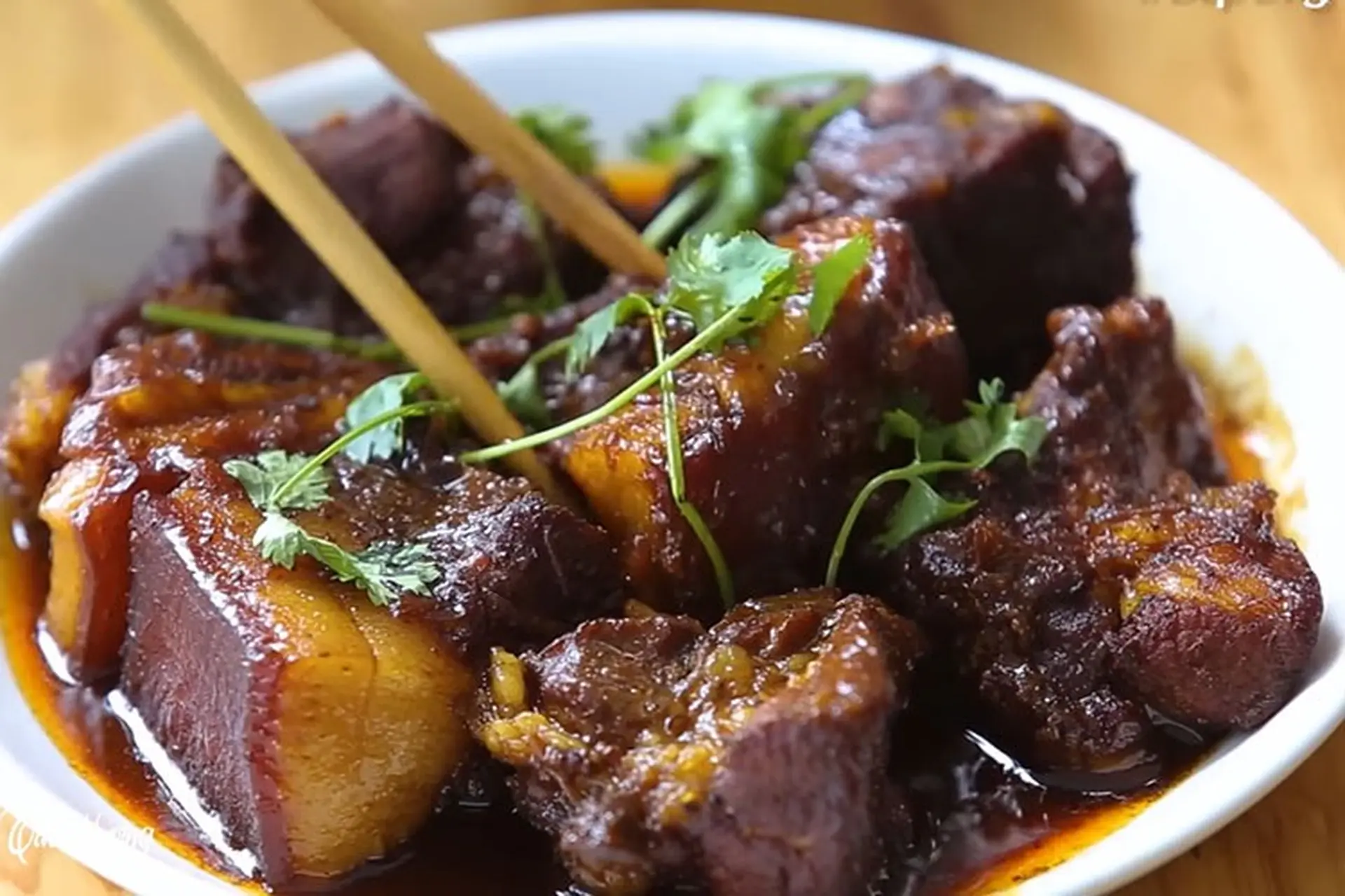 Cách nấu thịt hộp Nghệ An mềm thơm ăn siêu hao cơm - Món ăn dân dã, đậm đà hương vị quê hương