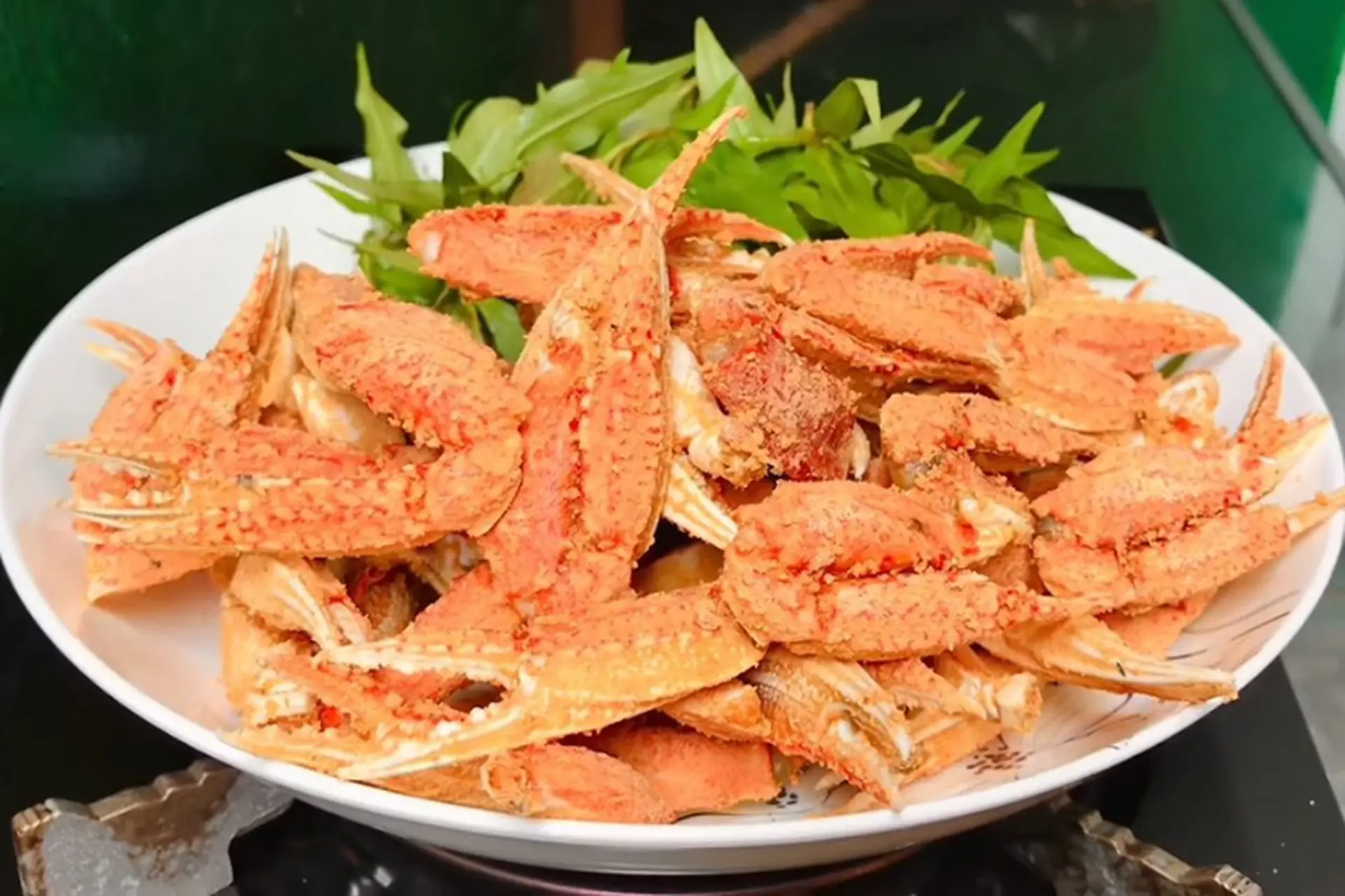 Cách làm càng ghẹ rang muối ớt cực cuốn, lạ miệng, ai cũng nên thử nấu ít nhất một lần vì quá đơn giản 