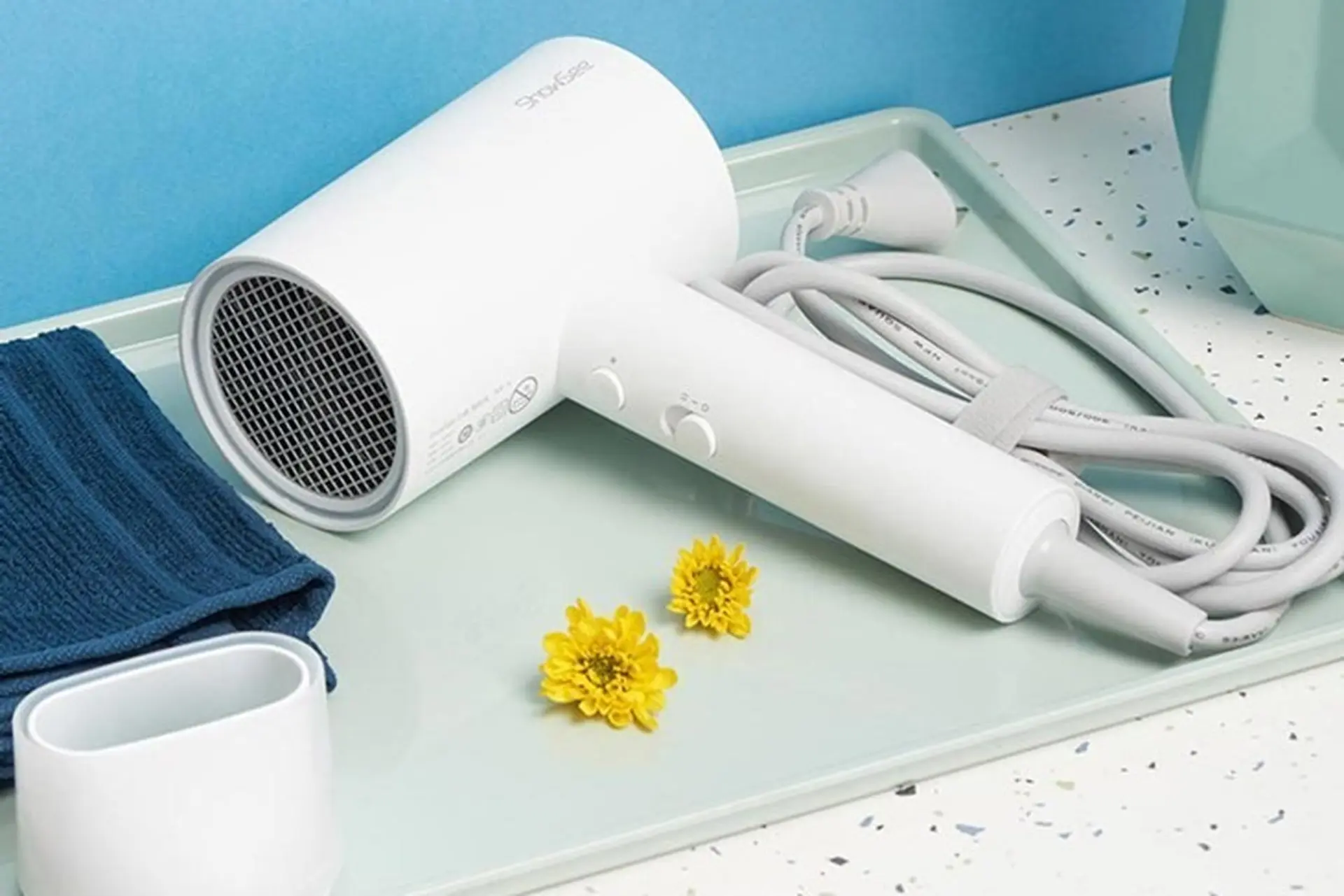 Máy sấy tóc Showsee của nước nào? Chất lượng có tốt không? Có nên mua không?