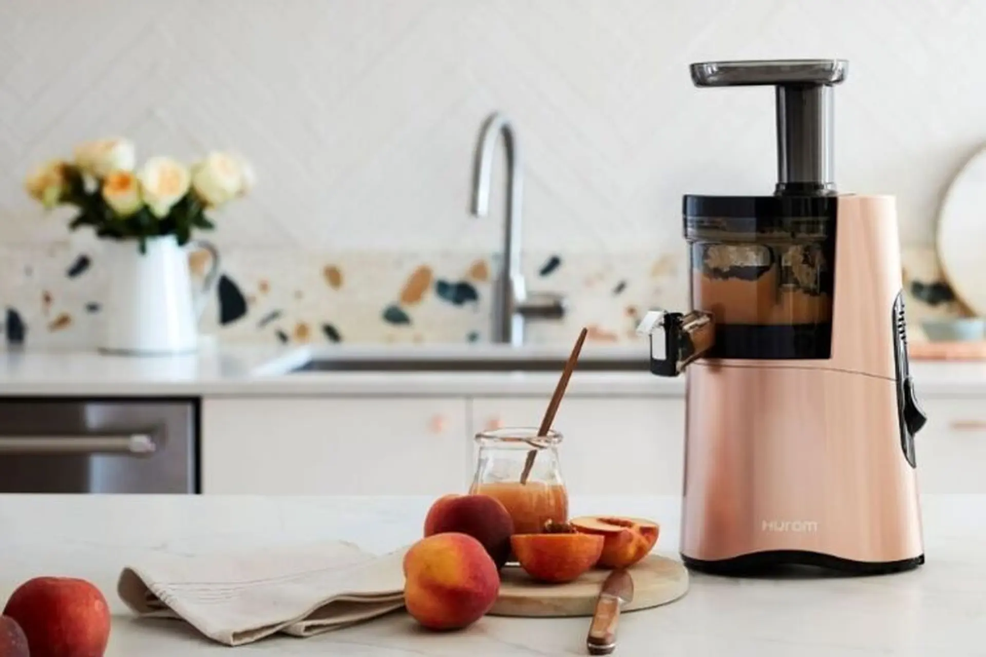[Giải đáp] Máy ép chậm Hurom có tốt không? Sản phẩm do ai sản xuất? Nên mua hay không?