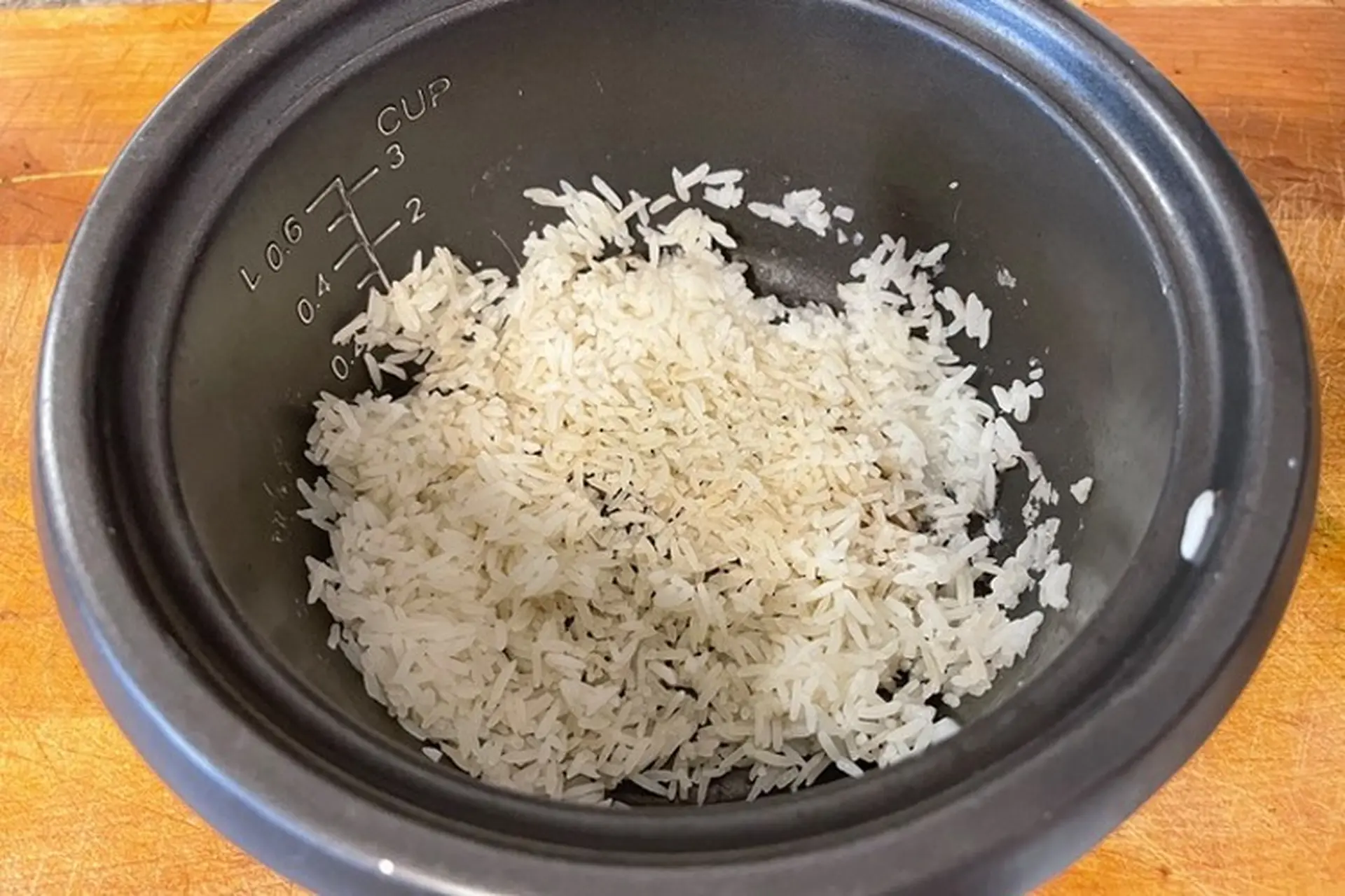 Cách nấu cơm không bị dính nồi cực hiệu quả, các chị em nội trợ không nên bỏ qua