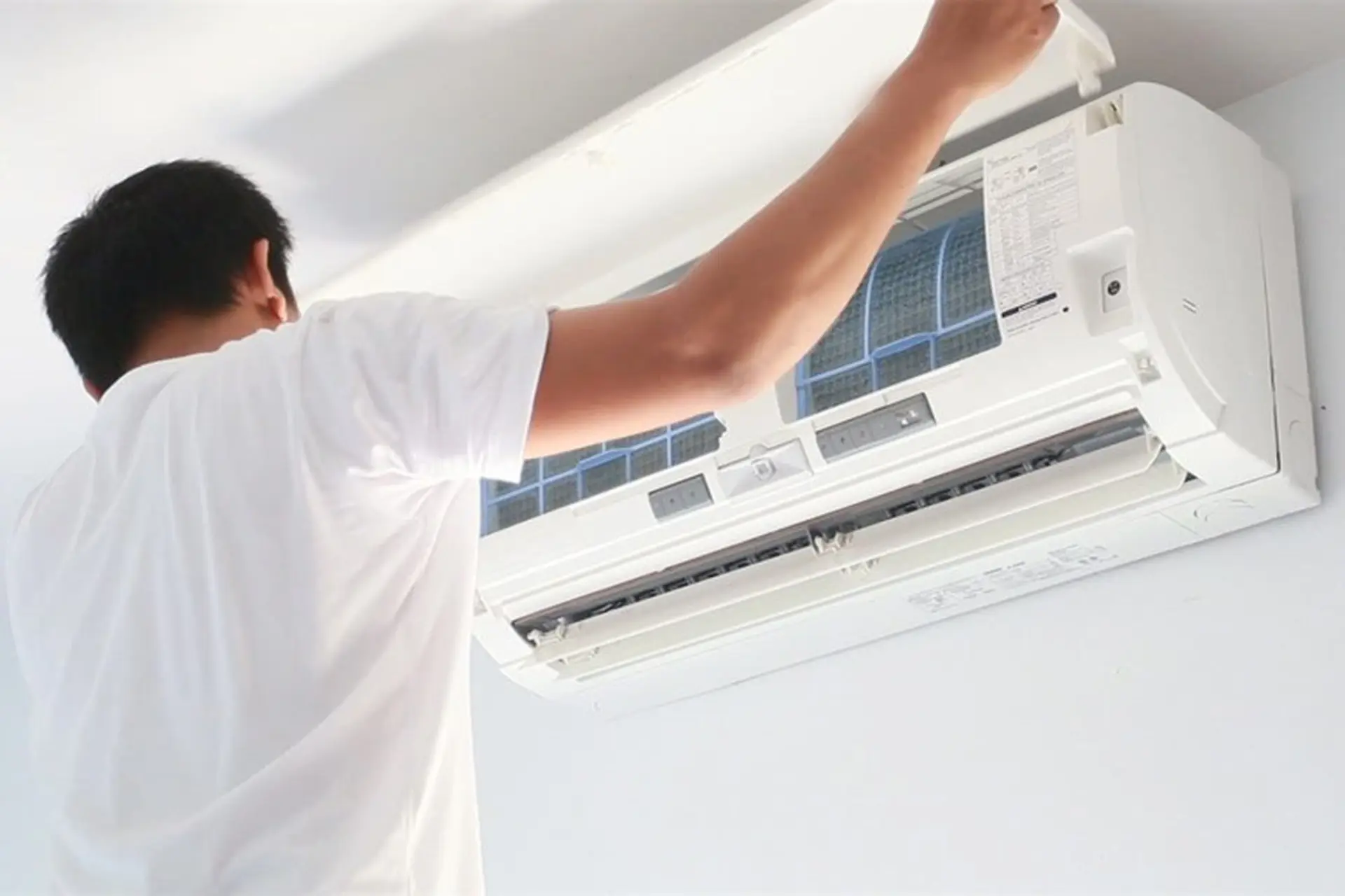 Khi nào cần thay mặt nạ máy lạnh? Hướng dẫn chi tiết cách thay mặt nạ máy lạnh tại nhà