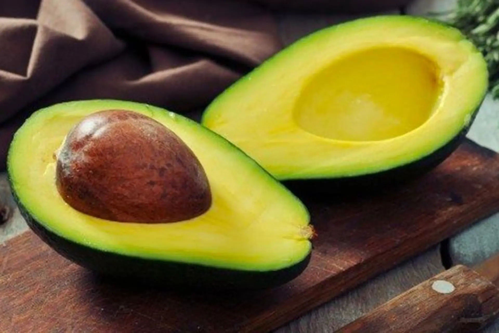 Cách ăn bơ đúng cách, tốt cho sức khoẻ và những điều cần lưu ý