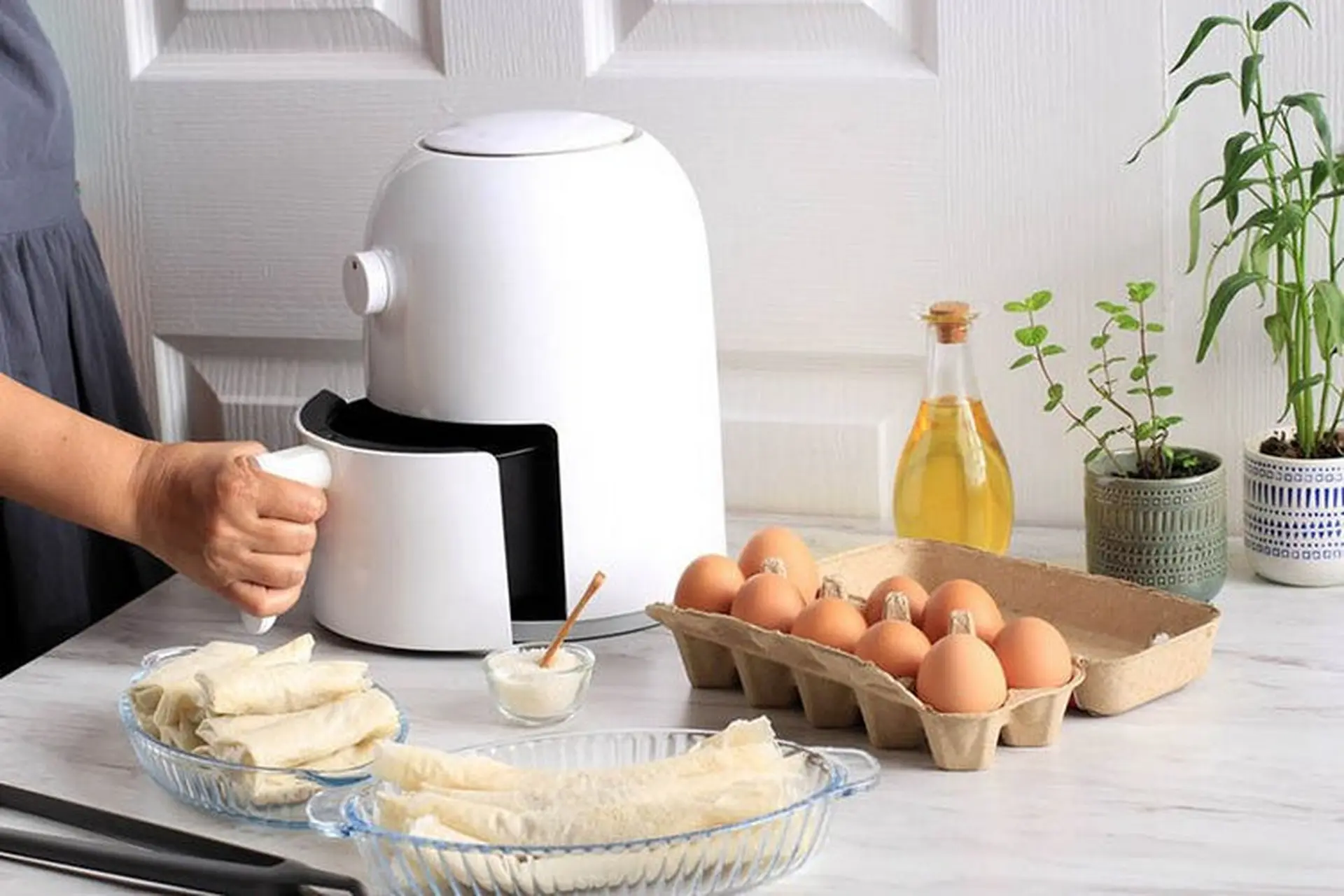 5 nguyên nhân khiến quạt nồi chiên không dầu không chạy và cách khắc phục, cũng như các lưu ý bạn cần biết khi sử dụng
