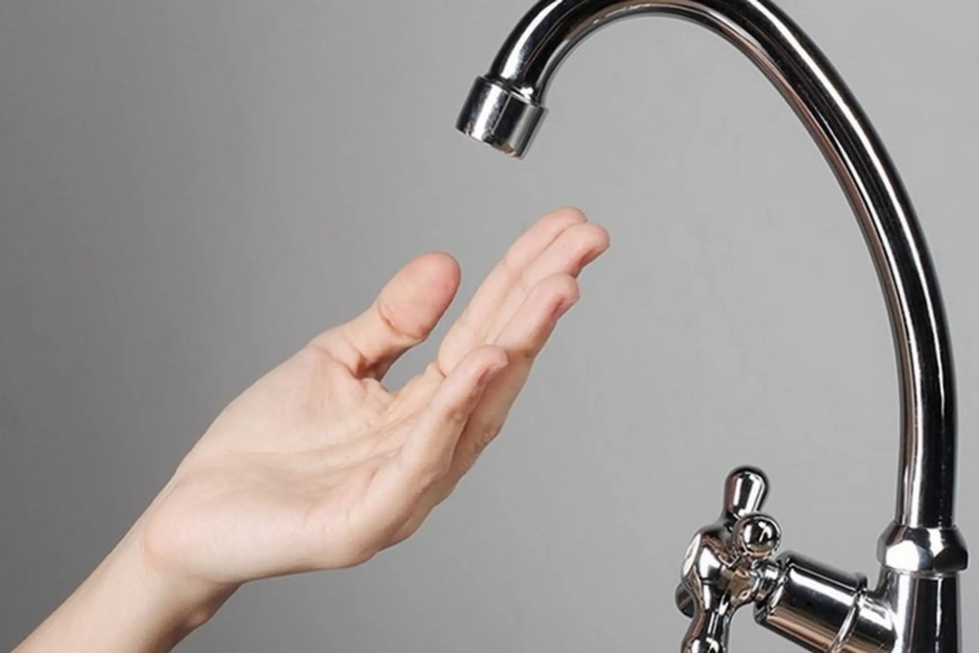 Nguyên nhân khiến máy lọc nước bị e khí và cách xử lý tình huống này tại nhà