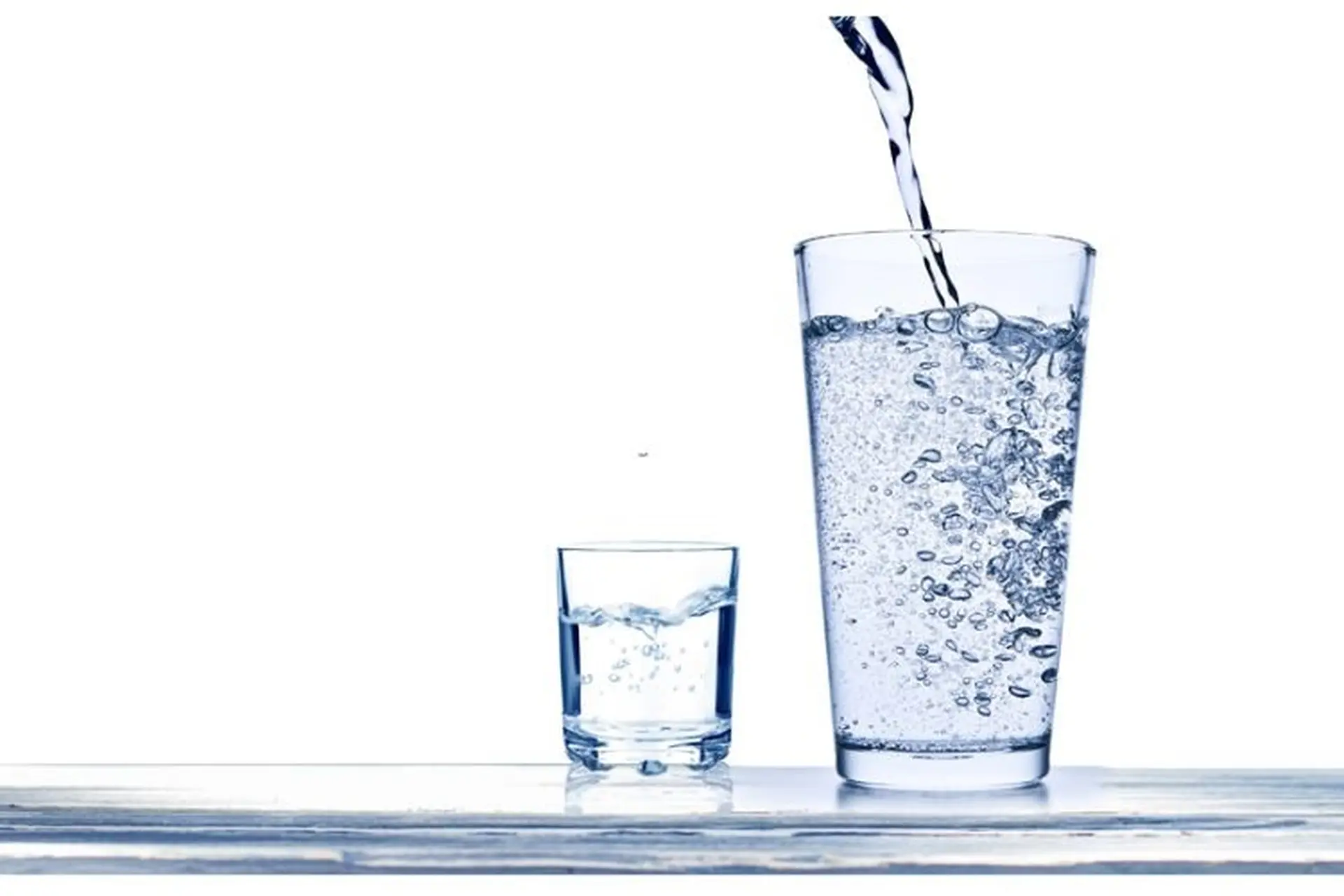 Điện phân nước là gì? Tìm hiểu về công nghệ điện phân trên máy lọc nước điện giải