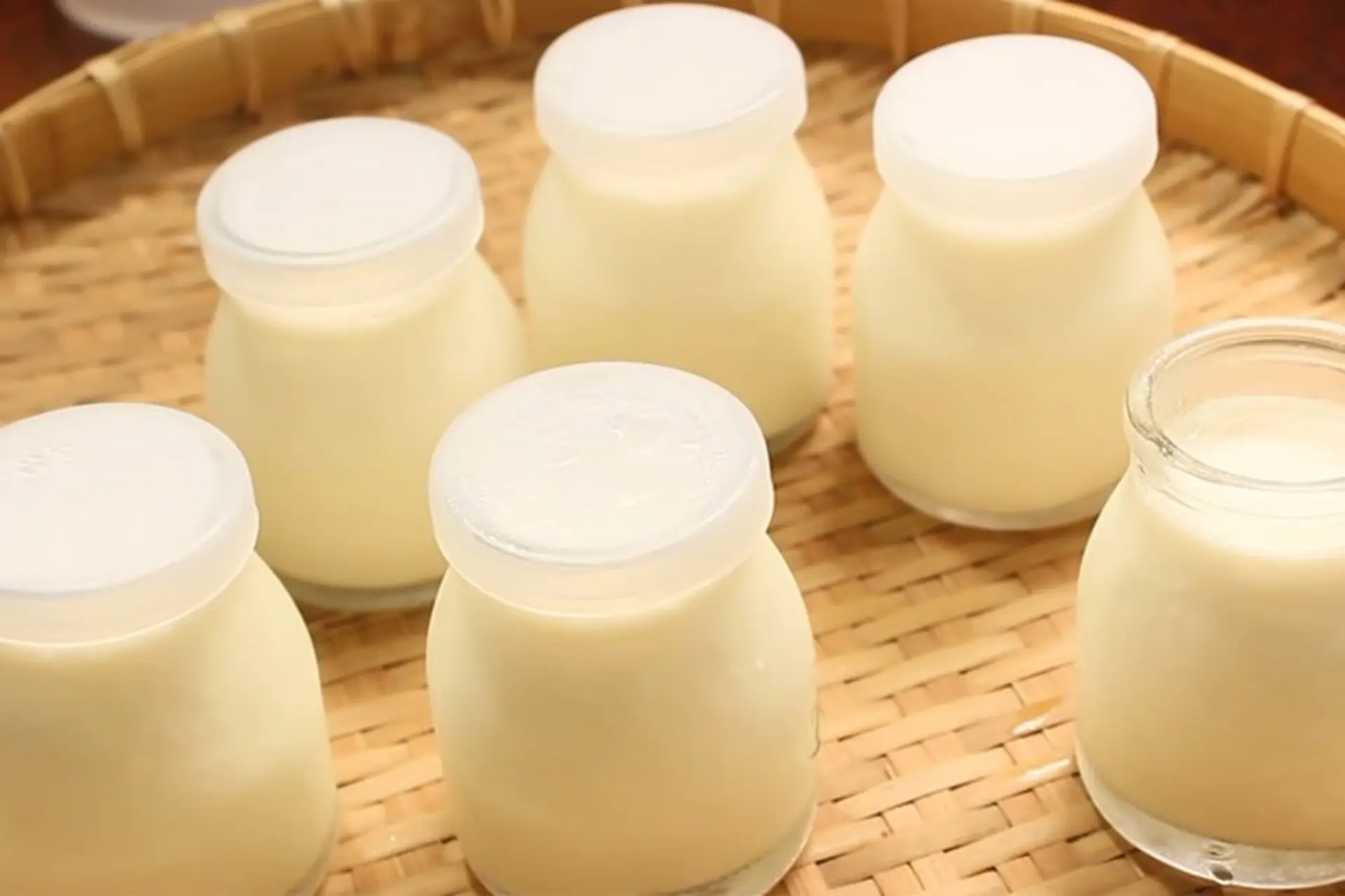 “Bỏ túi” ngay 2 cách làm sữa chua phô mai béo mịn, thơm ngon bất bại tại nhà