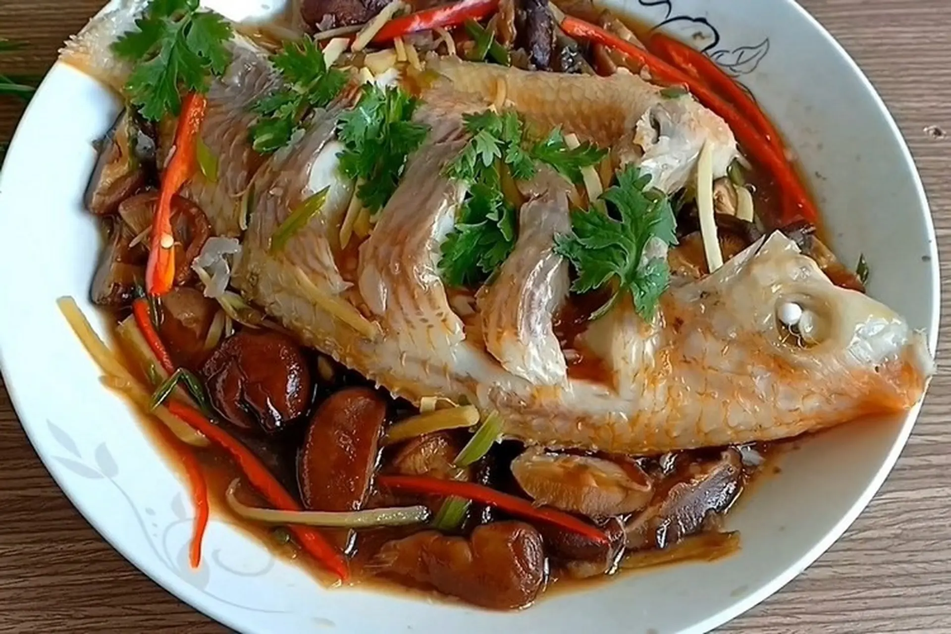 Mách bạn cách làm món cá hấp Hồng Kông đơn giản mà cho ra thành phẩm tuyệt vời và những lưu ý khi chọn mua nguyên liệu