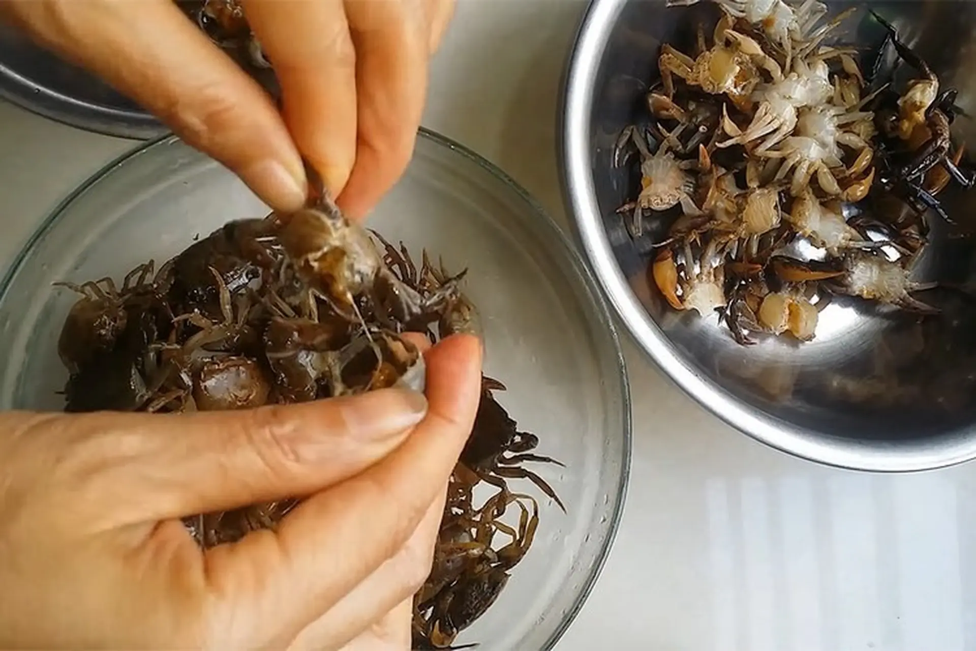 Mách bạn cách làm cua đồng đúng chuẩn, cách chọn mua cua đồng tươi ngon để chế biến những món ăn hấp dẫn cho gia đình