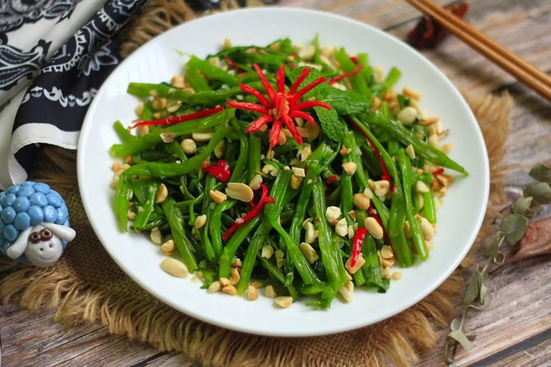 Hướng dẫn 4 cách làm gỏi rau muống dân dã và đơn giản với những nguyên liệu quen thuộc