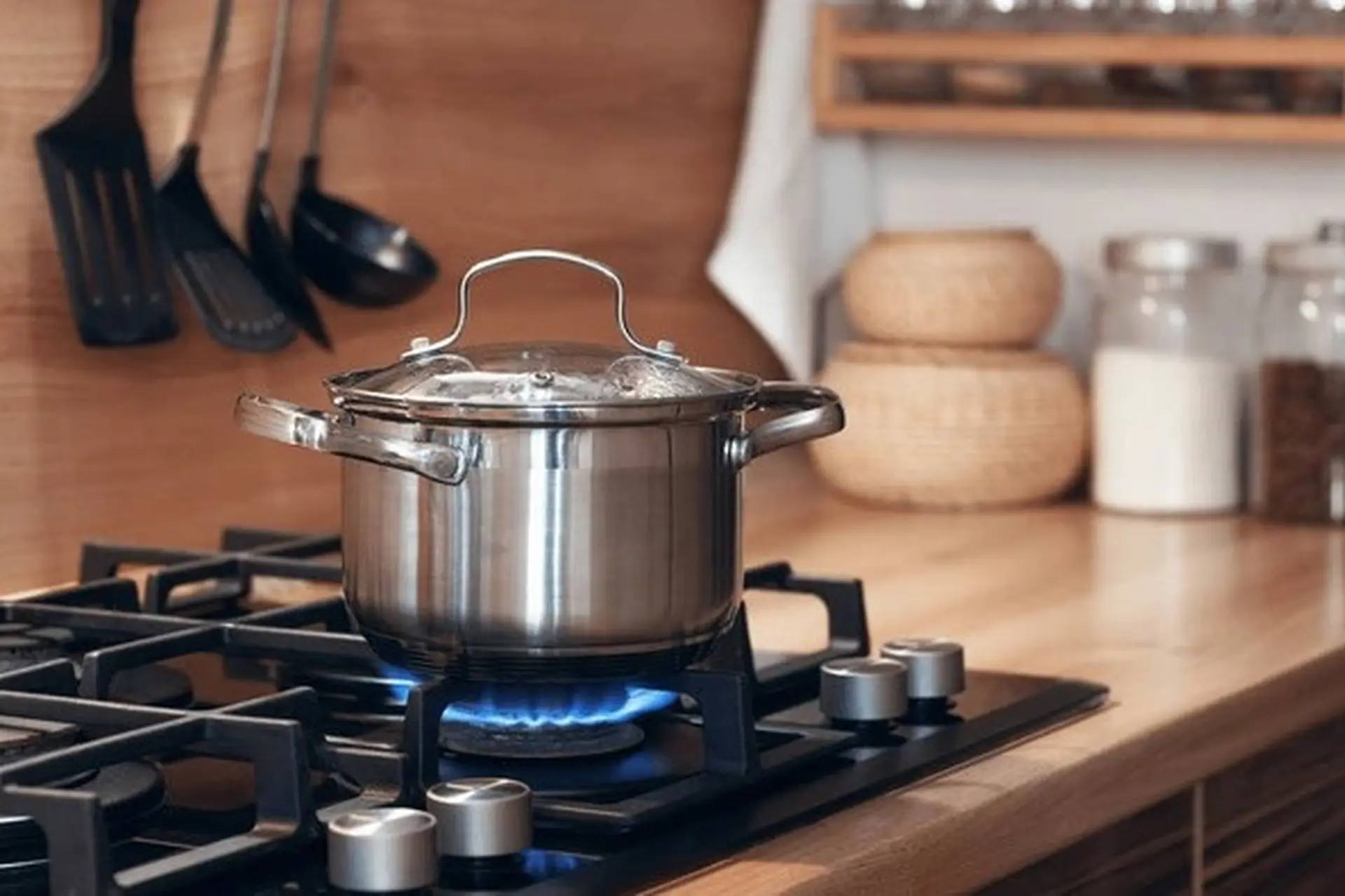 Bếp gas bị nghẹt phải làm sao? Hướng dẫn cách xử lý tại nhà đảm bảo an toàn tuyệt đối không cần gọi thợ