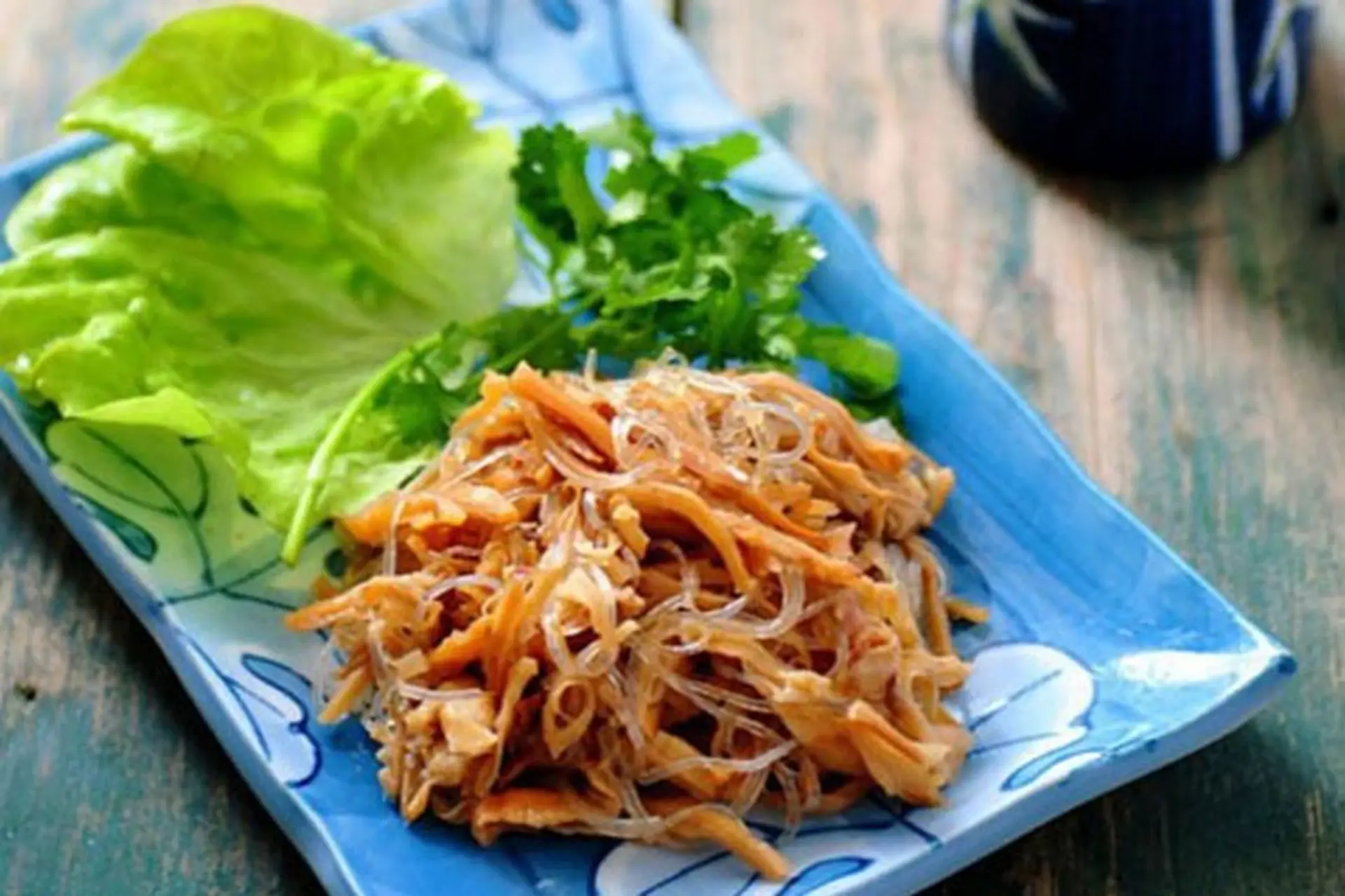 Trổ tài làm món mực khô xào chua ngọt và xào miến hấp dẫn, ngon ngất ngây cho bữa cơm