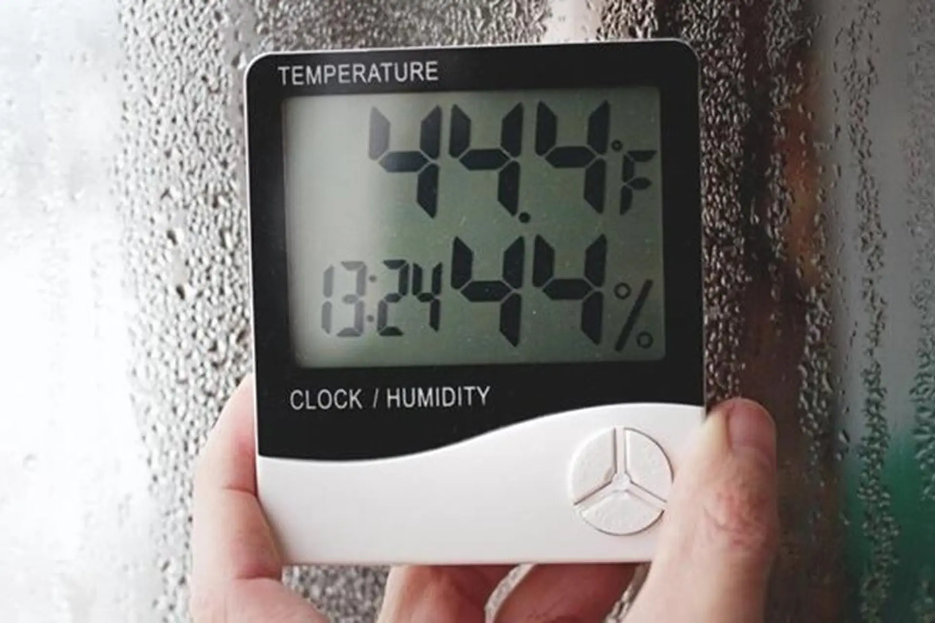 Độ ẩm bao nhiêu là tốt? Cách sử dụng chế độ hút ẩm trên máy lạnh hiệu quả nhất