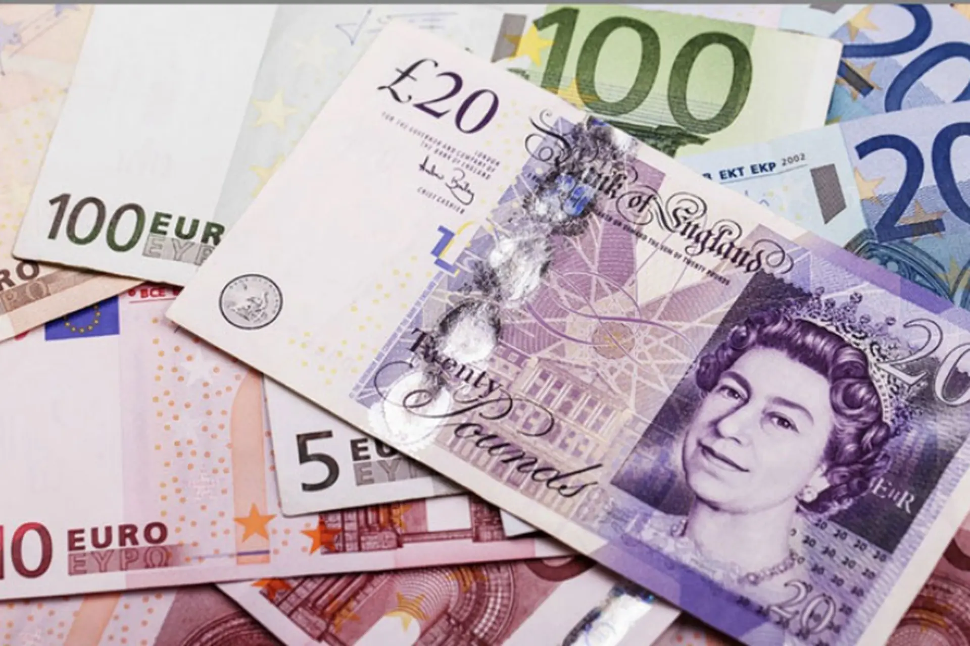 Chuyển đổi tỷ giá: 1 bảng Anh bằng bao nhiêu tiền Việt Nam và quy trình chuyển đổi?