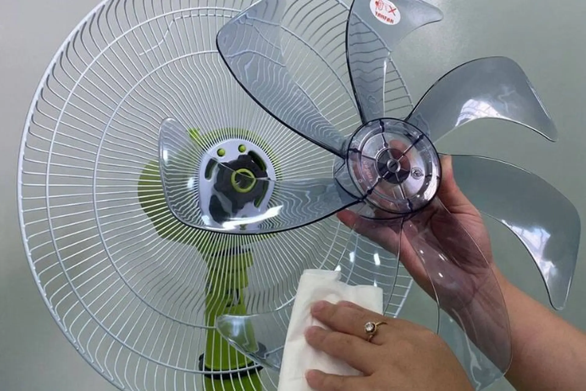 Quạt không quay nhưng máy vẫn chạy là do đâu và cách khắc phục? Lưu ý sử dụng tránh tình trạng này