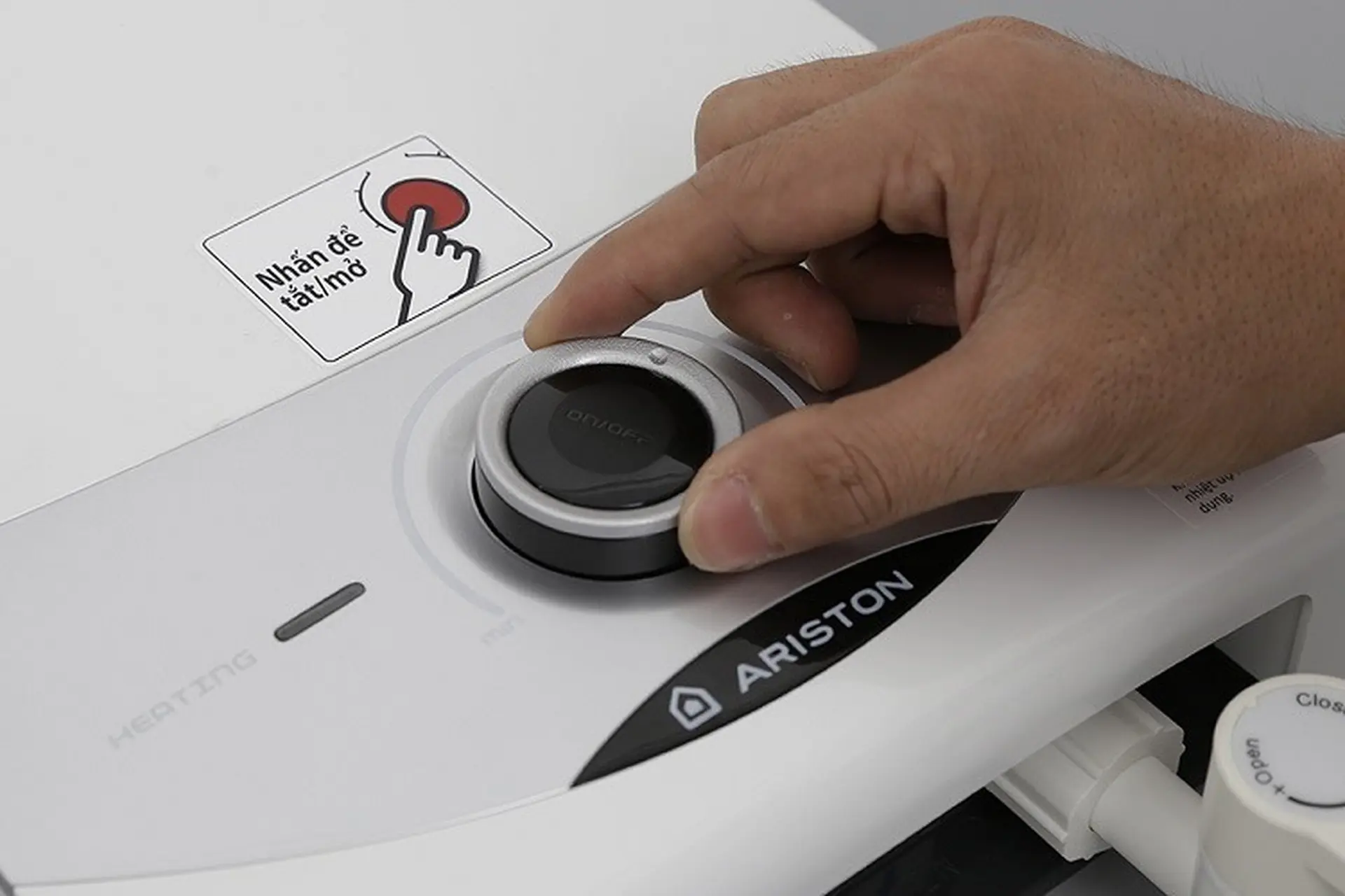Hướng dẫn cách sử dụng máy nước nóng Ariston hiệu quả, an toàn và tăng tuổi thọ cho thiết bị