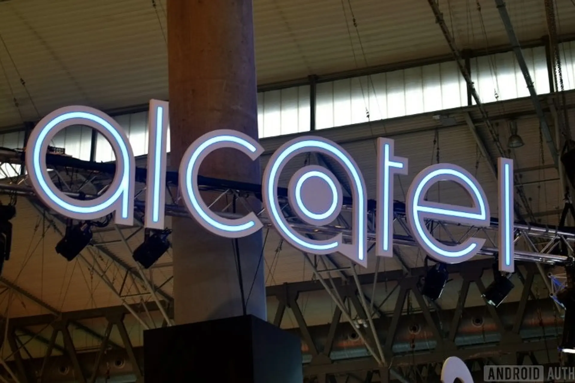 Khám phá Alcatel - thương hiệu smartphone và máy tính bảng “quốc dân" của Pháp 