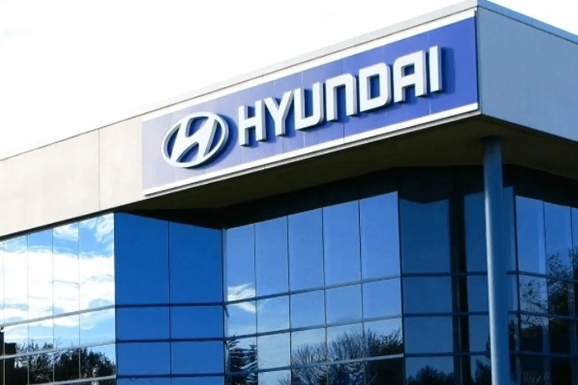 Khóa điện tử Hyundai của nước nào sản xuất? Có nên mua khóa điện tử Hyundai không?