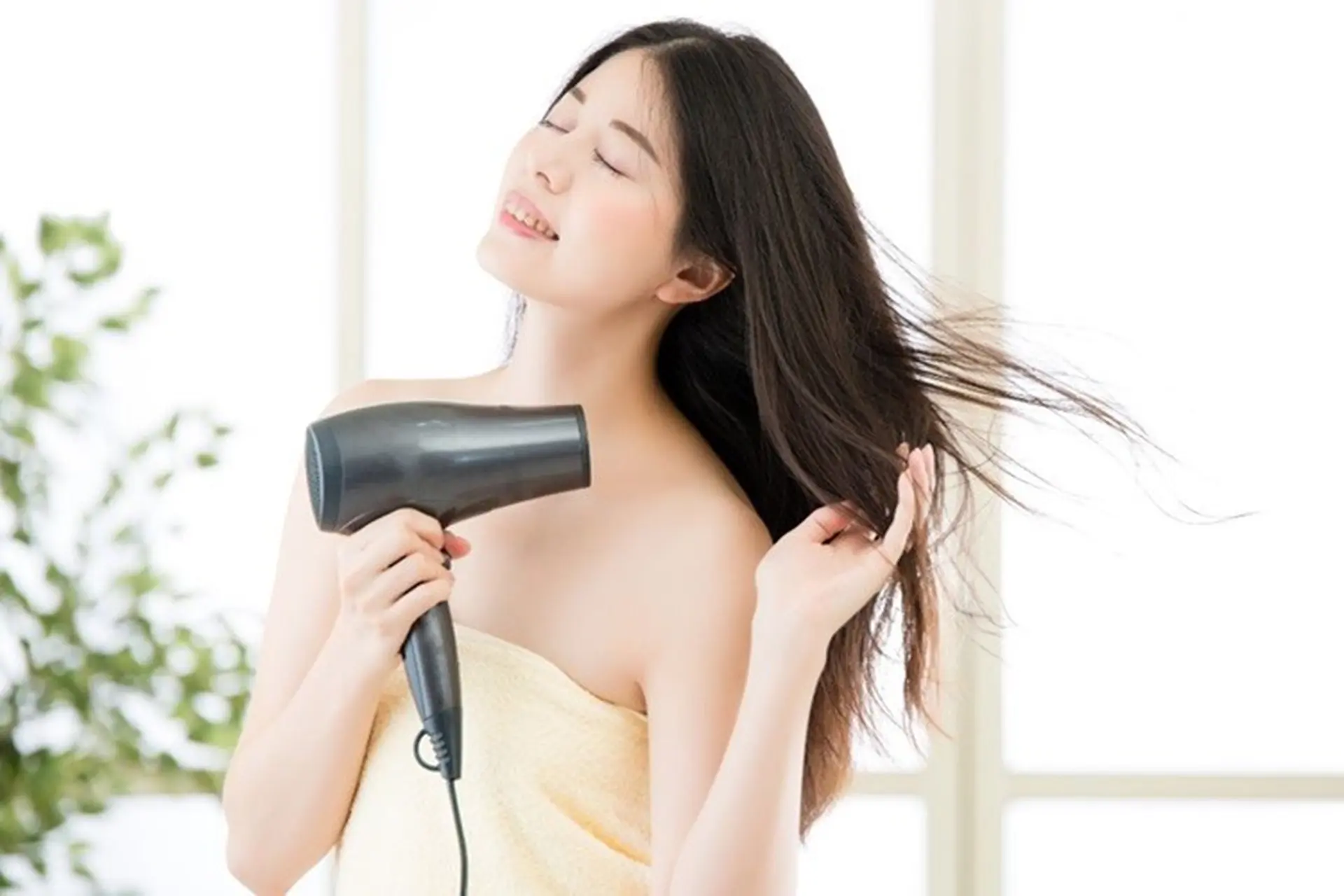 Máy sấy tóc nóng lạnh là gì? Lợi ích và TOP những sản phẩm đang được ưa chuộng