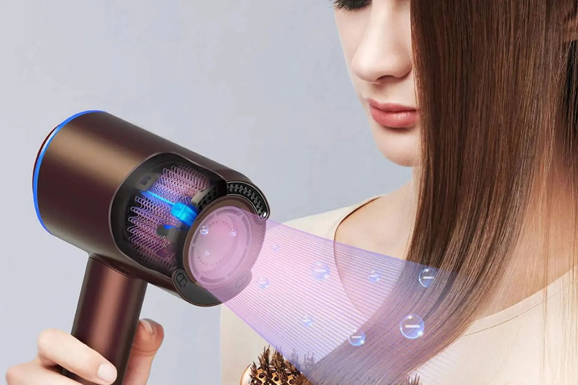 Máy sấy tóc thông minh là gì? Những ai nên mua và sử dụng loại máy sấy tóc này?