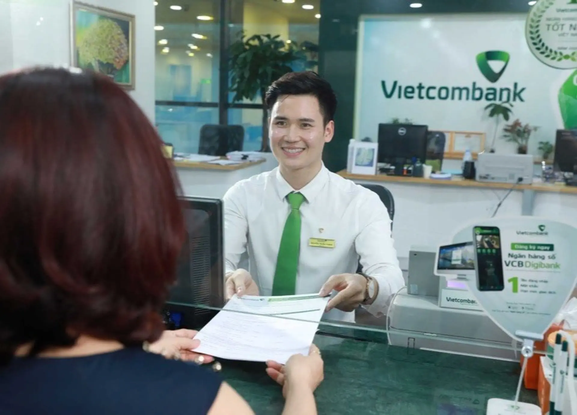 Vietcombank bao nhiêu tuổi được làm thẻ - Hướng dẫn làm thẻ cho người dưới 18 tuổi