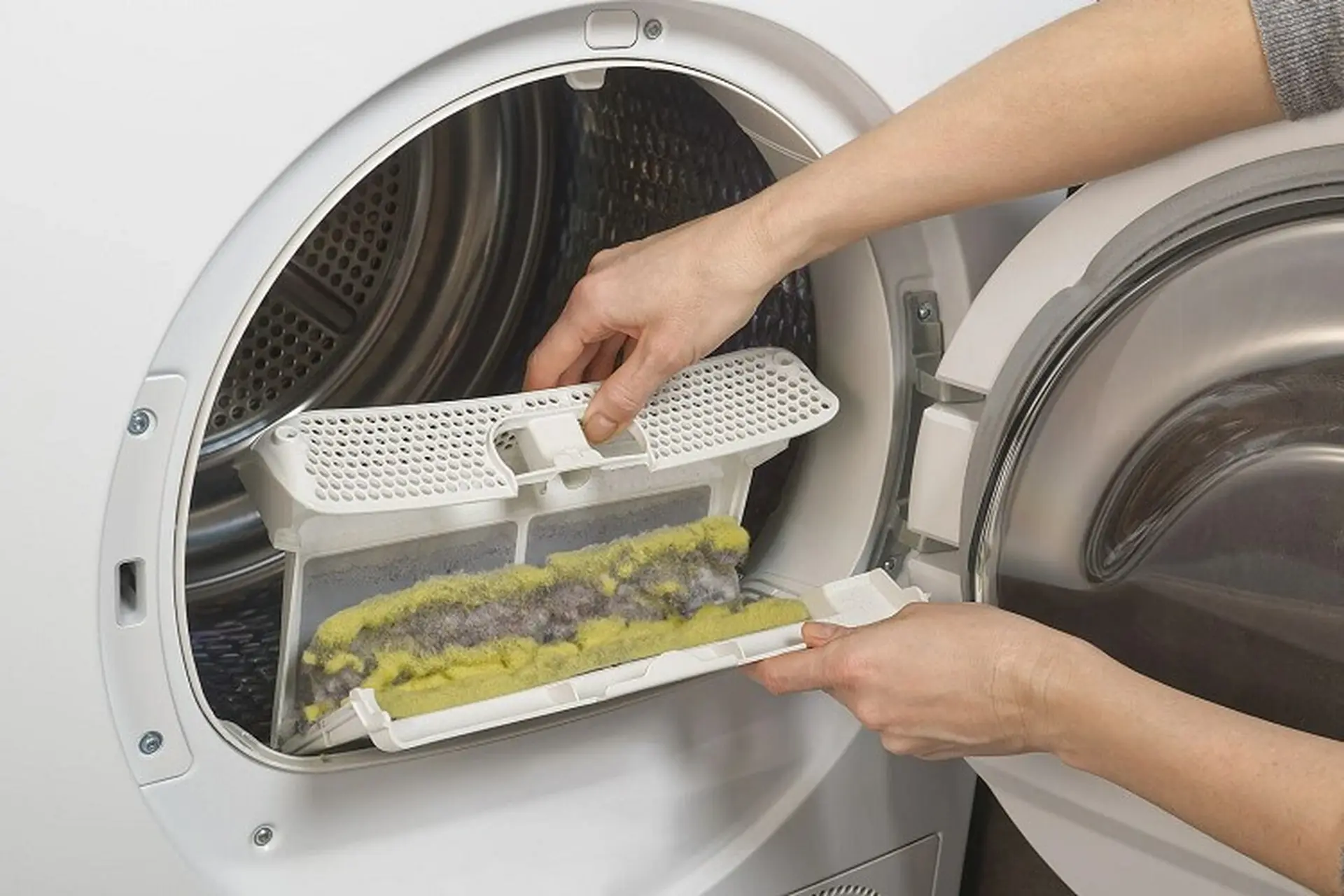 Máy sấy quần áo lọc bụi vải là gì? Ưu nhược điểm và các thông tin bạn nên biết