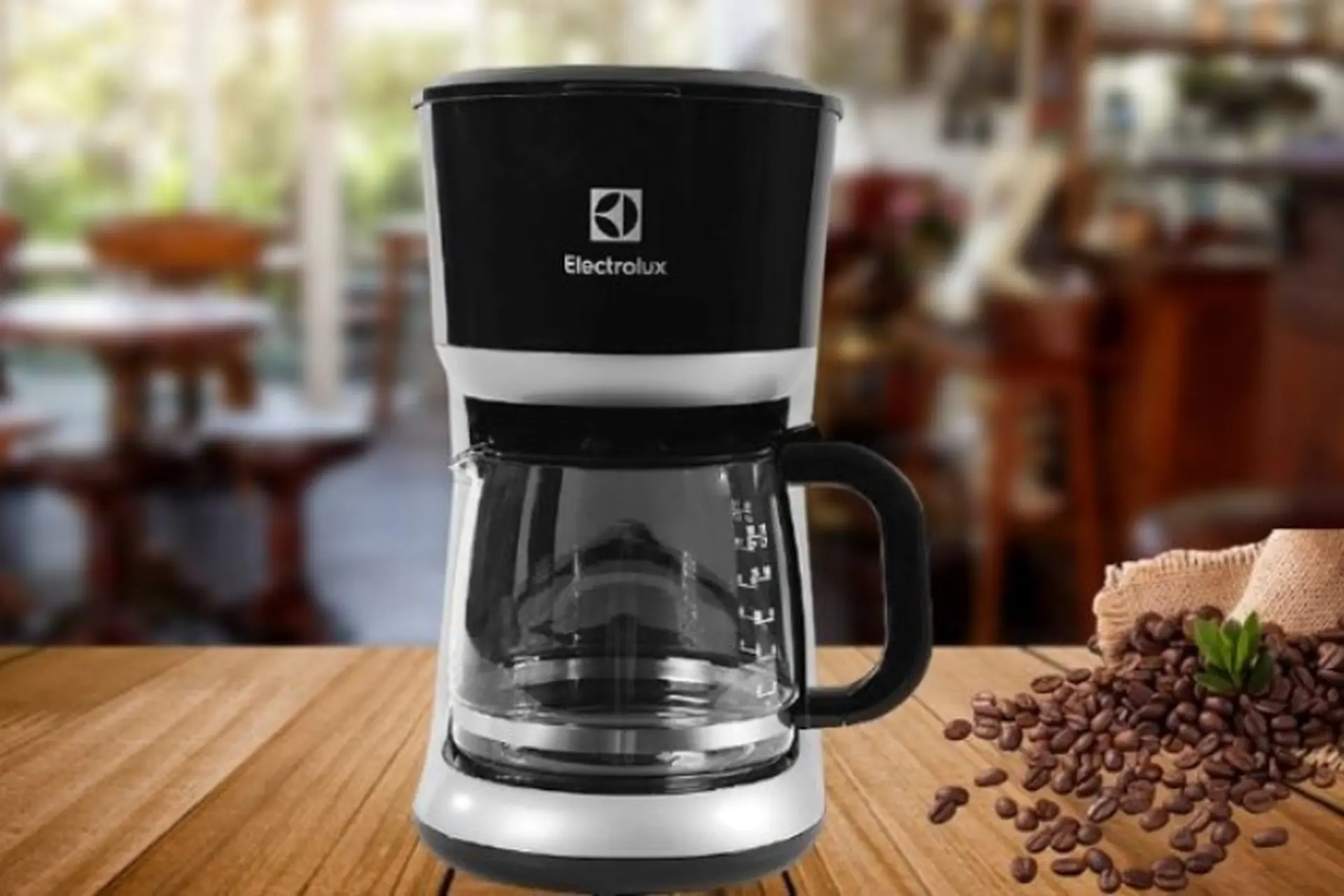 Top 10 máy pha cà phê mini tiện lợi cho gia đình, văn phòng và khi đi dã ngoại