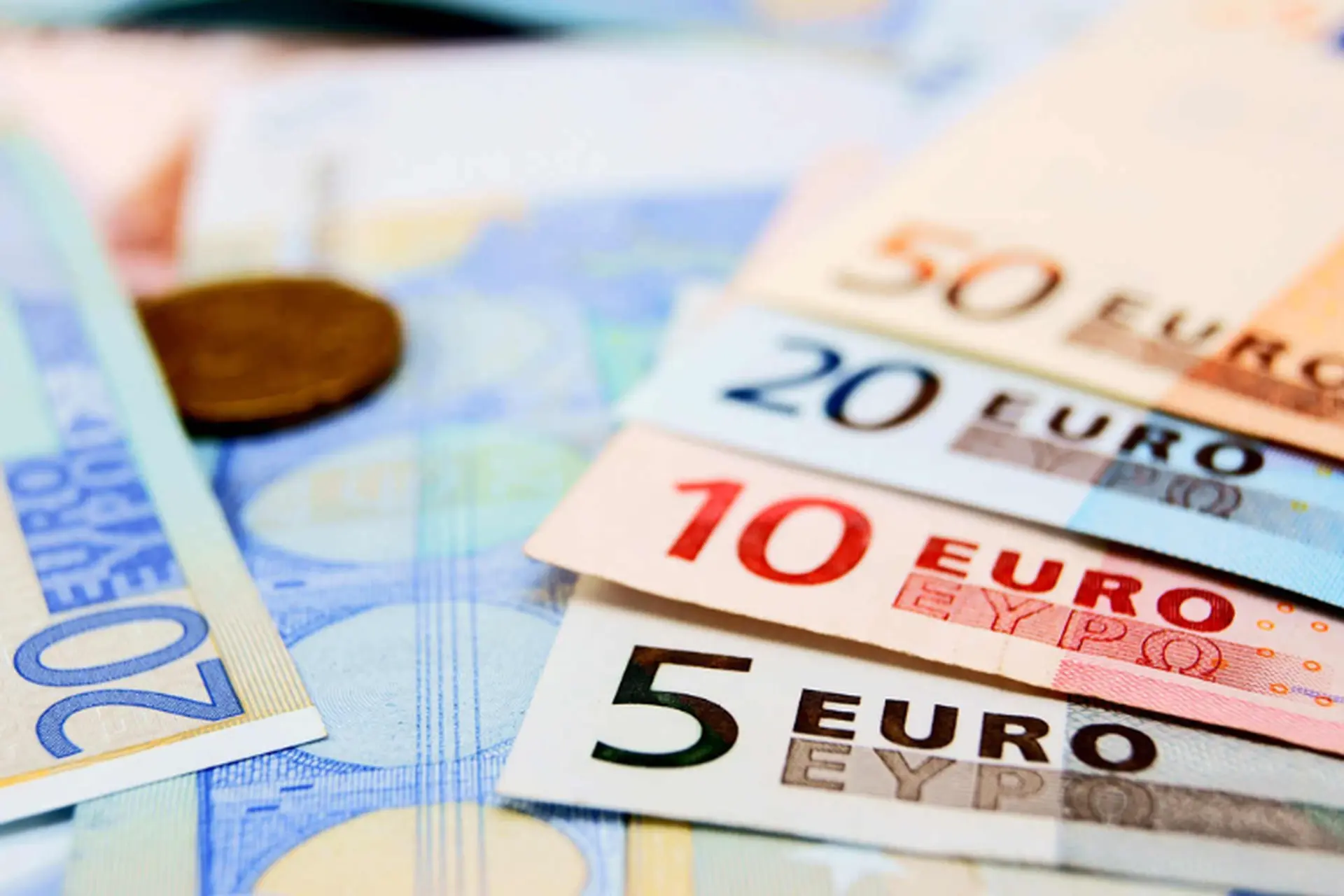 Quy đổi 1 Euro bằng bao nhiêu tiền Việt Nam? Tìm hiểu tỷ giá Euro mới nhất