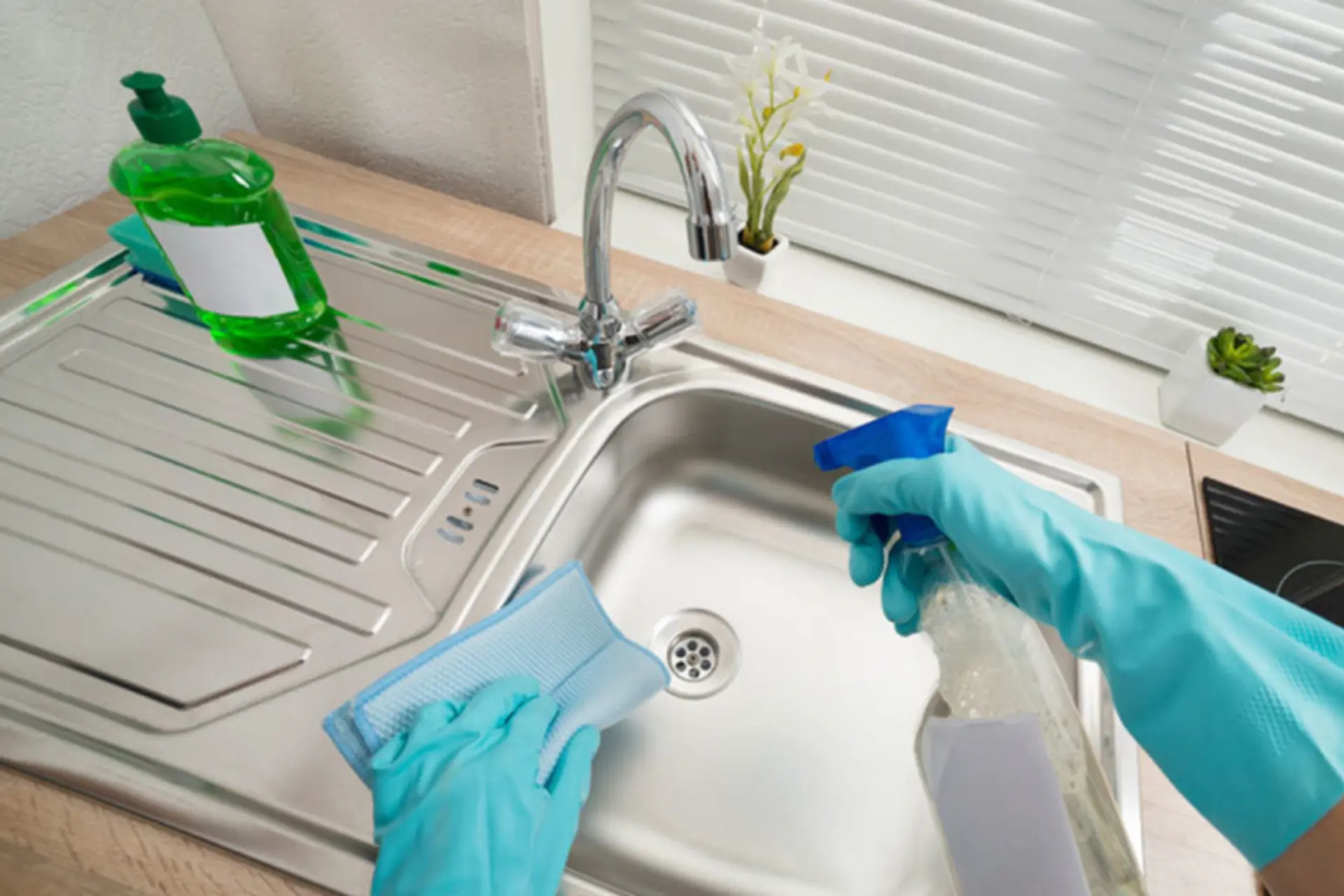 Nước ion kiềm tẩy rửa là gì? Các loại nước ion kiềm nào được yêu thích nhất hiện nay