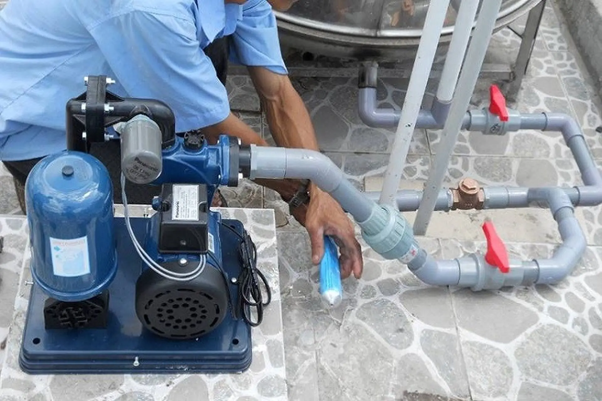 Cách chọn vị trí đặt máy bơm nước để thiết bị hoạt động hiệu quả, bền bỉ và an toàn