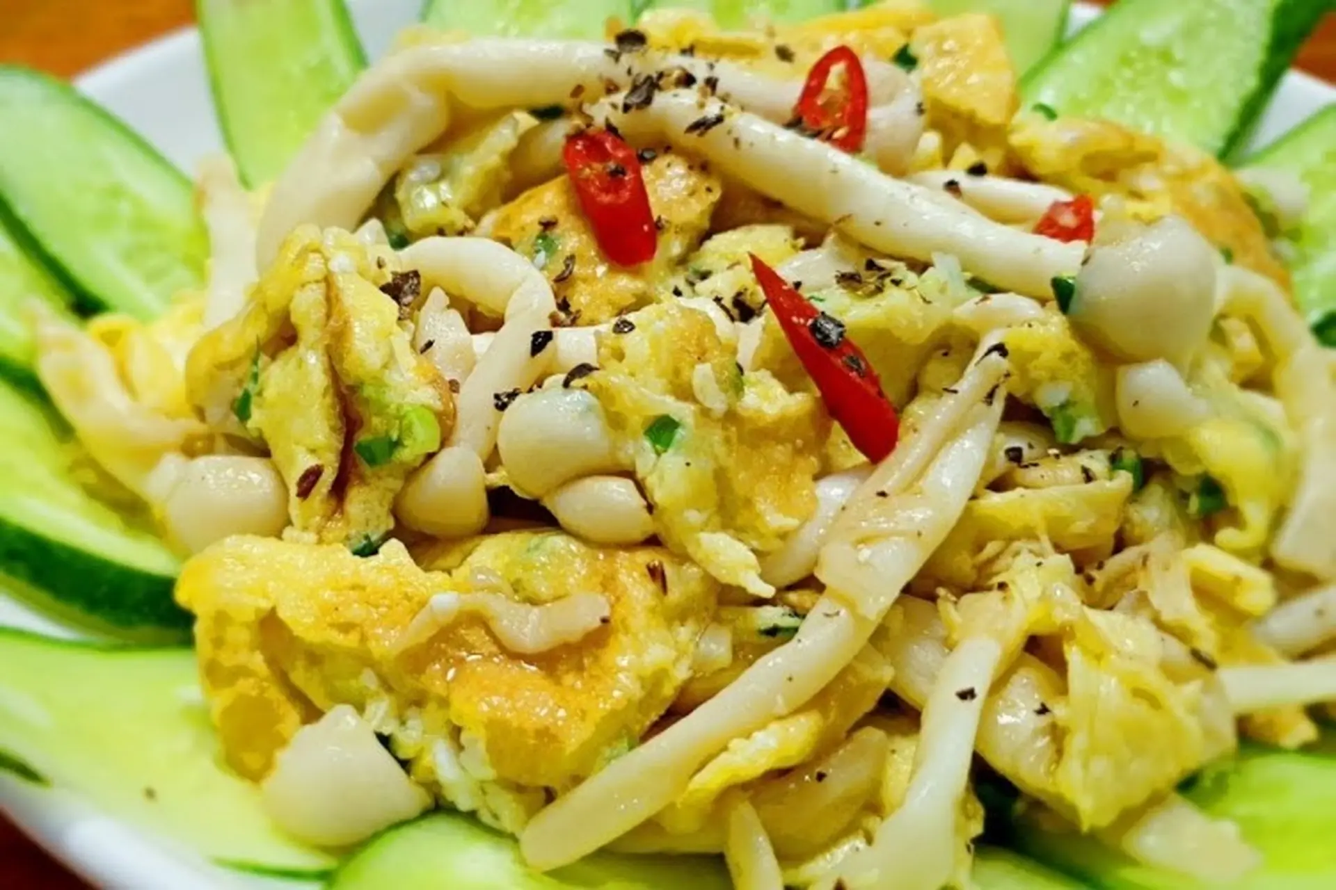 Bí quyết nấu nấm xào trứng cực kỳ đơn giản, mềm thơm hấp dẫn cho cả gia đình