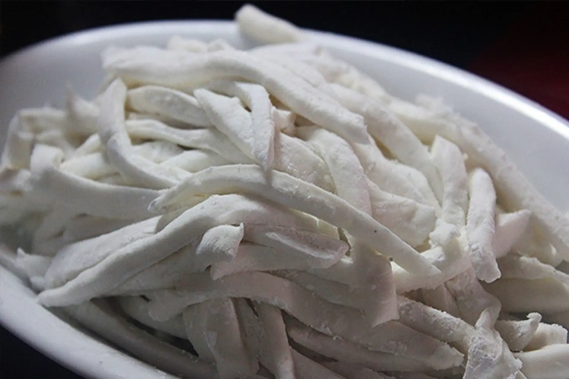 Tìm lại hương vị quê hương với 2 cách làm bánh canh sợi dẻo dai bất bại từ bột gạo và bột mì