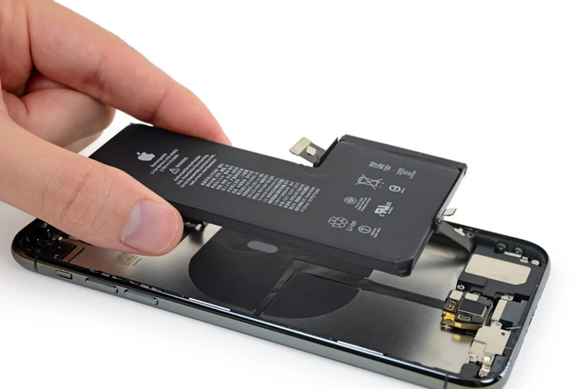 Mách bạn cách kiểm tra pin iPhone có bị kích hay không và liệt kê những tác hại khó lường khi pin iPhone bị kích