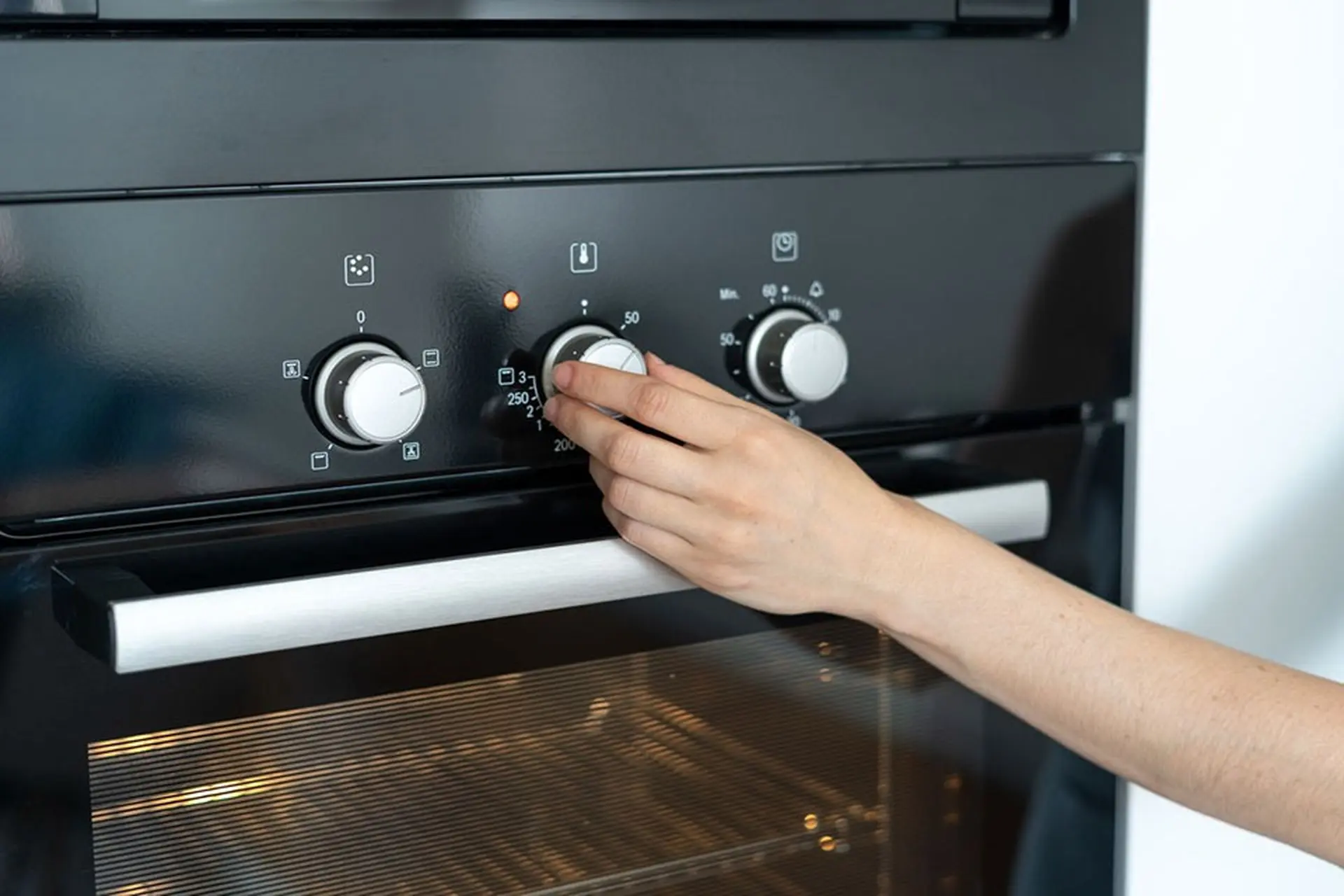 Lò nướng nhiệt phân là gì? Loại lò nướng này có những ưu và nhược điểm nào?