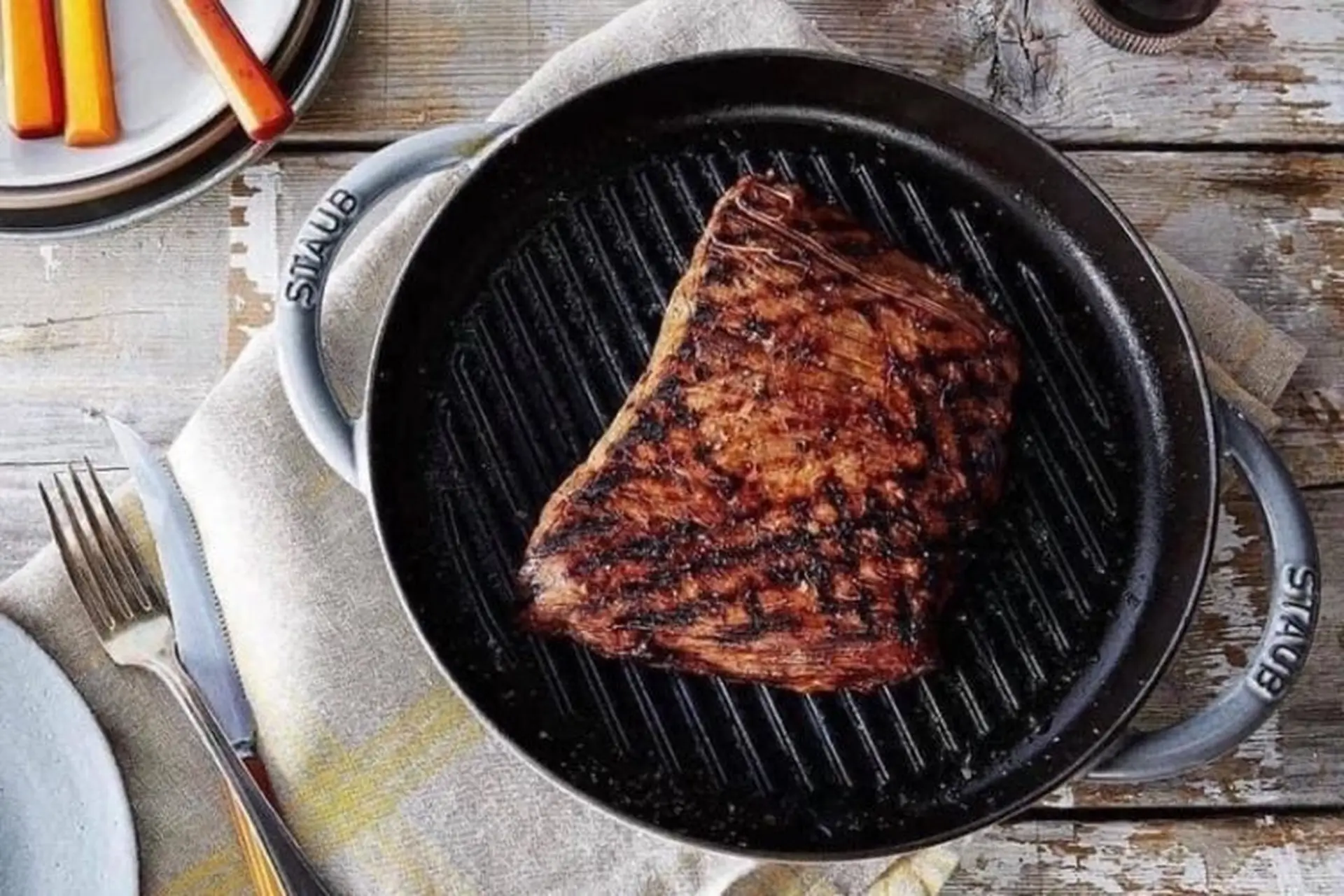 Chảo nướng Staub có tốt không? 6 Ưu điểm tuyệt vời “chinh phục” người tiêu dùng