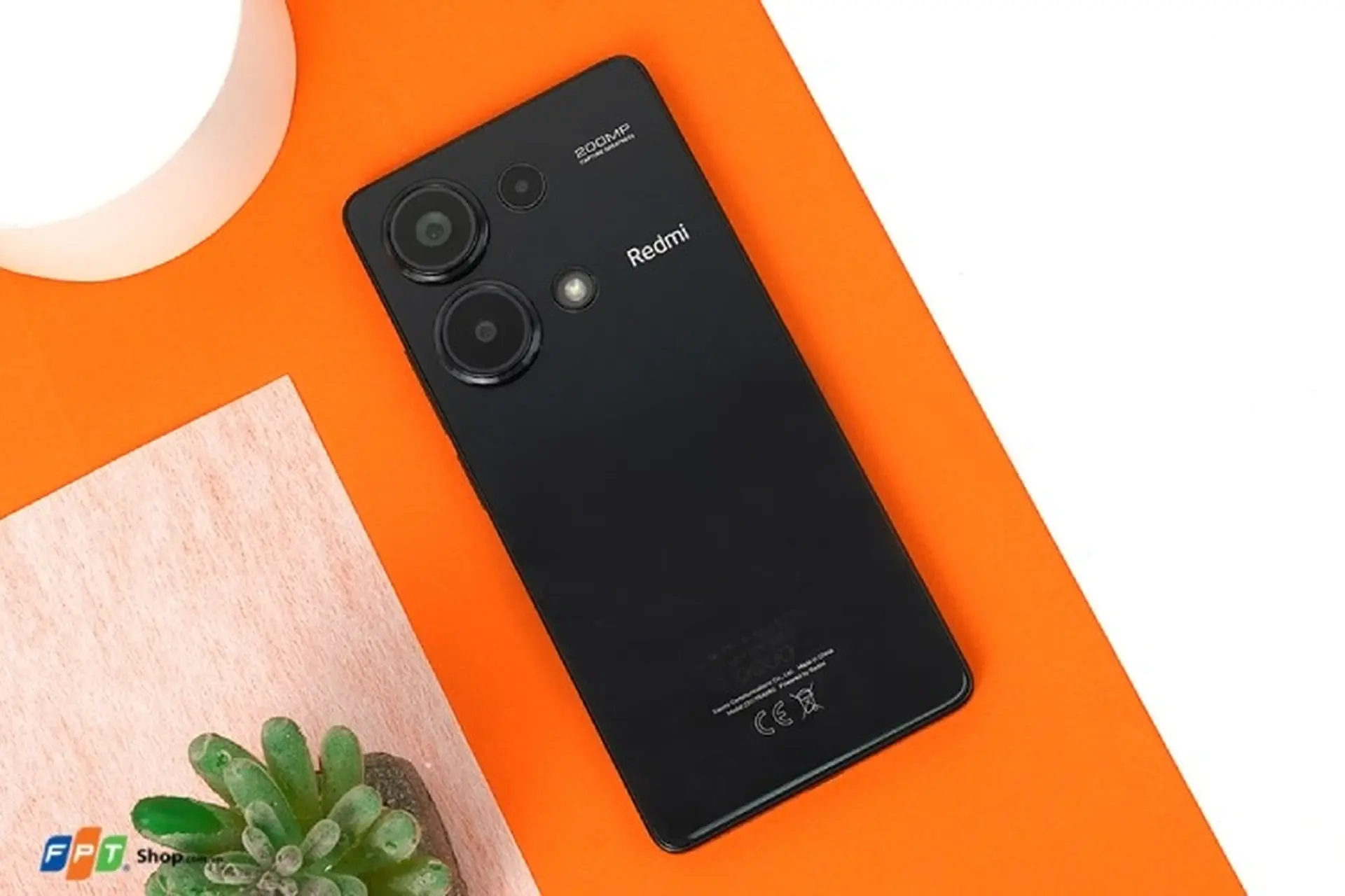 Redmi Note 13 Pro - Món quà cực tâm lý mà cánh mày râu dành tặng chị em phụ nữ nhân dịp 8/3