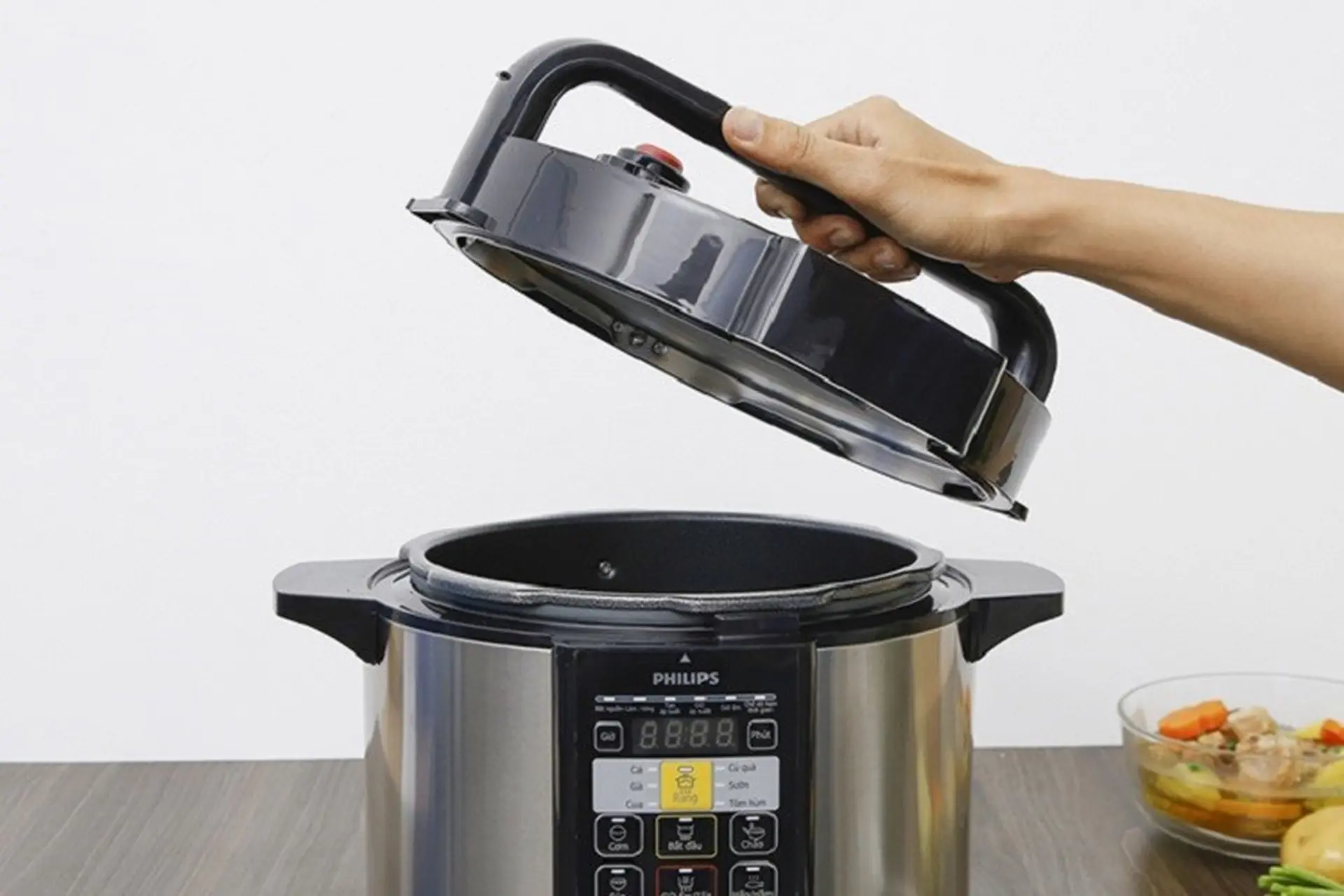 Cách khử mùi nồi áp suất để không ảnh hưởng đến hương vị món ăn, bảo vệ sức khỏe