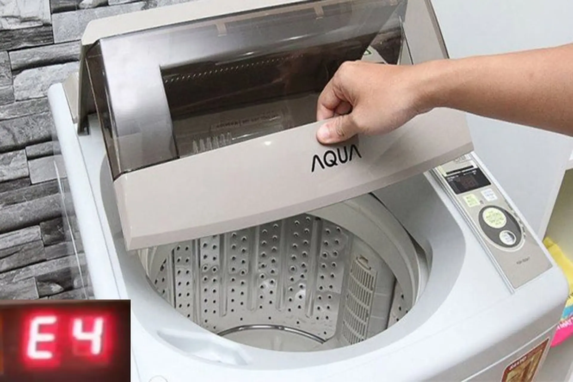 Lỗi E4 máy giặt Aqua xảy ra do nguyên nhân nào? Có tự sửa tại nhà được không?